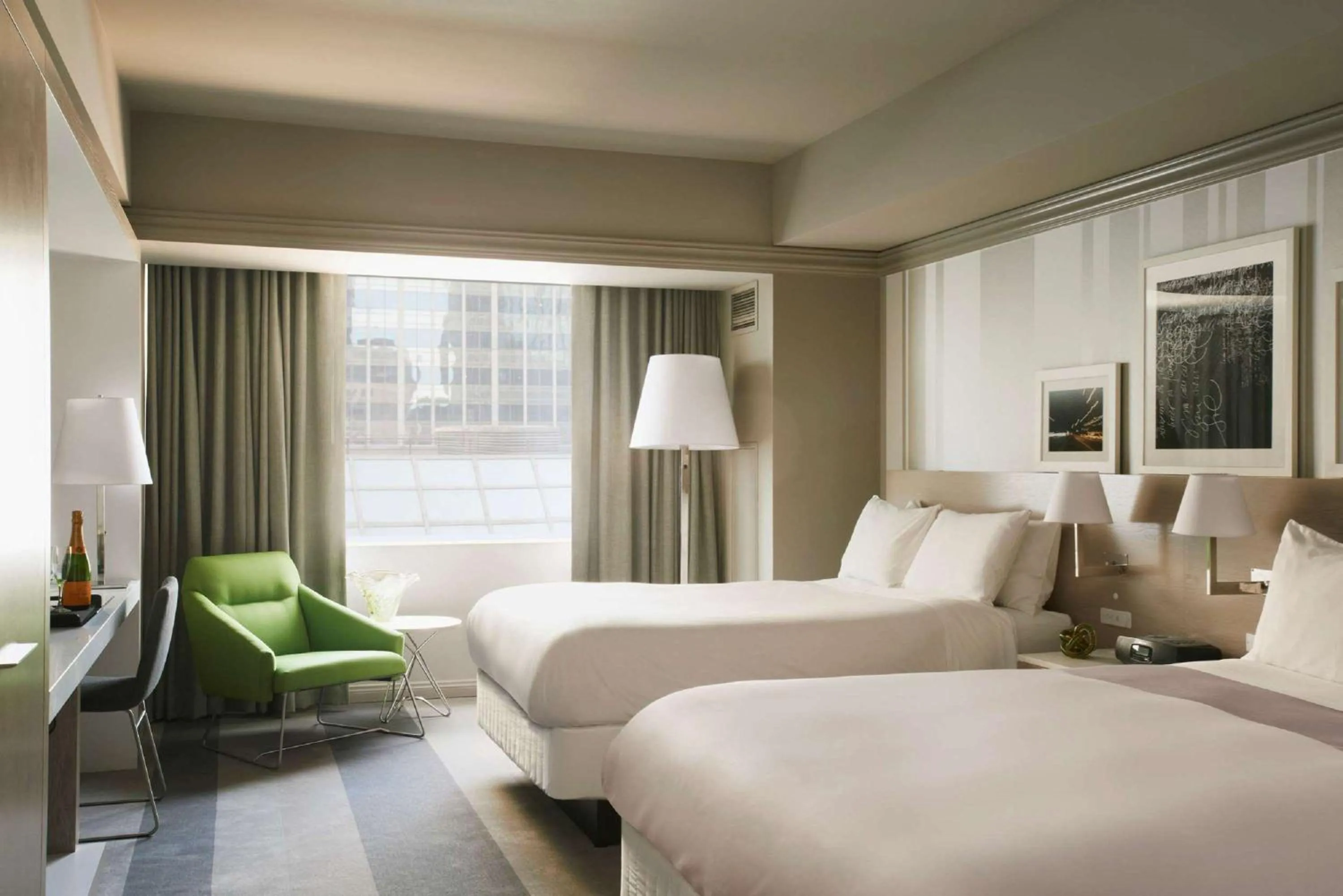 Bedroom, Bed in The Royal Sonesta Minneapolis Downtown