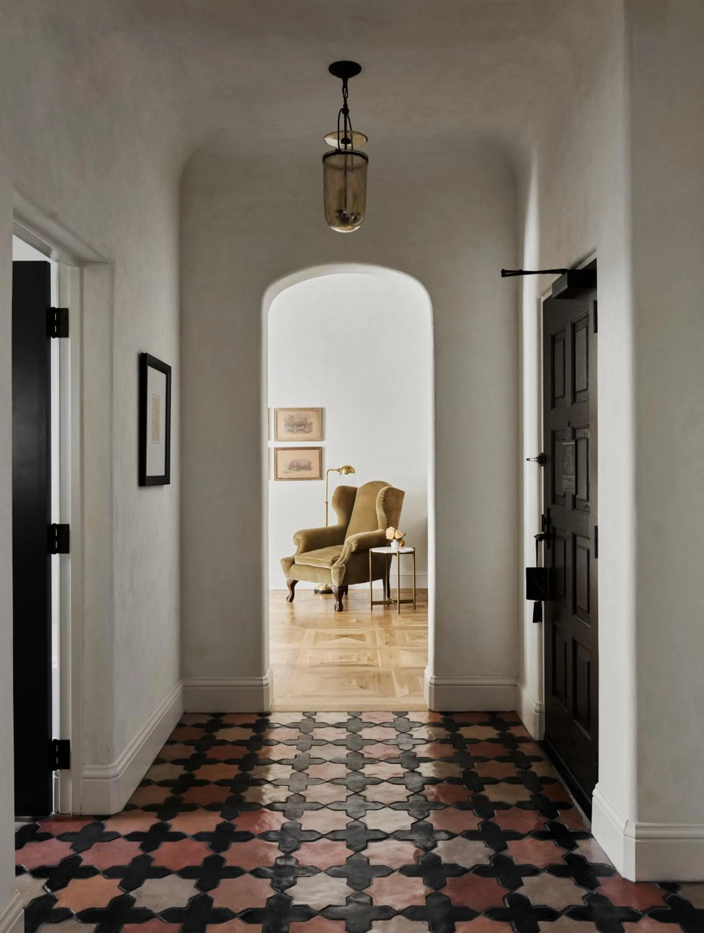 Living room in Commodore Perry Estate, Auberge Collection