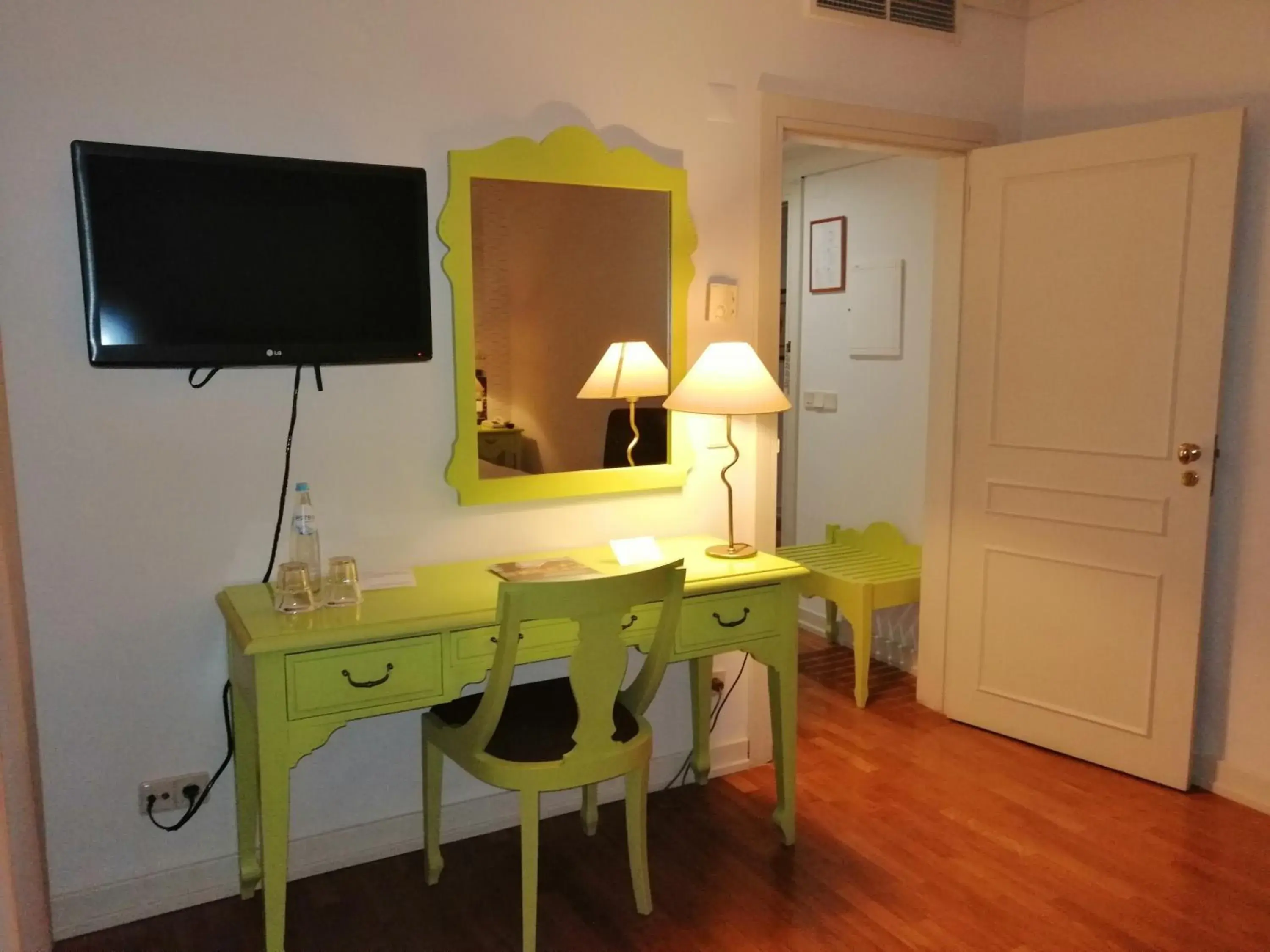 Twin Room - single occupancy in Forrester Essence Douro Hotel - by Unlock Hotels Twin Room - single occupancy in Forrester Essence Douro Hotel - by Unlock Hotels