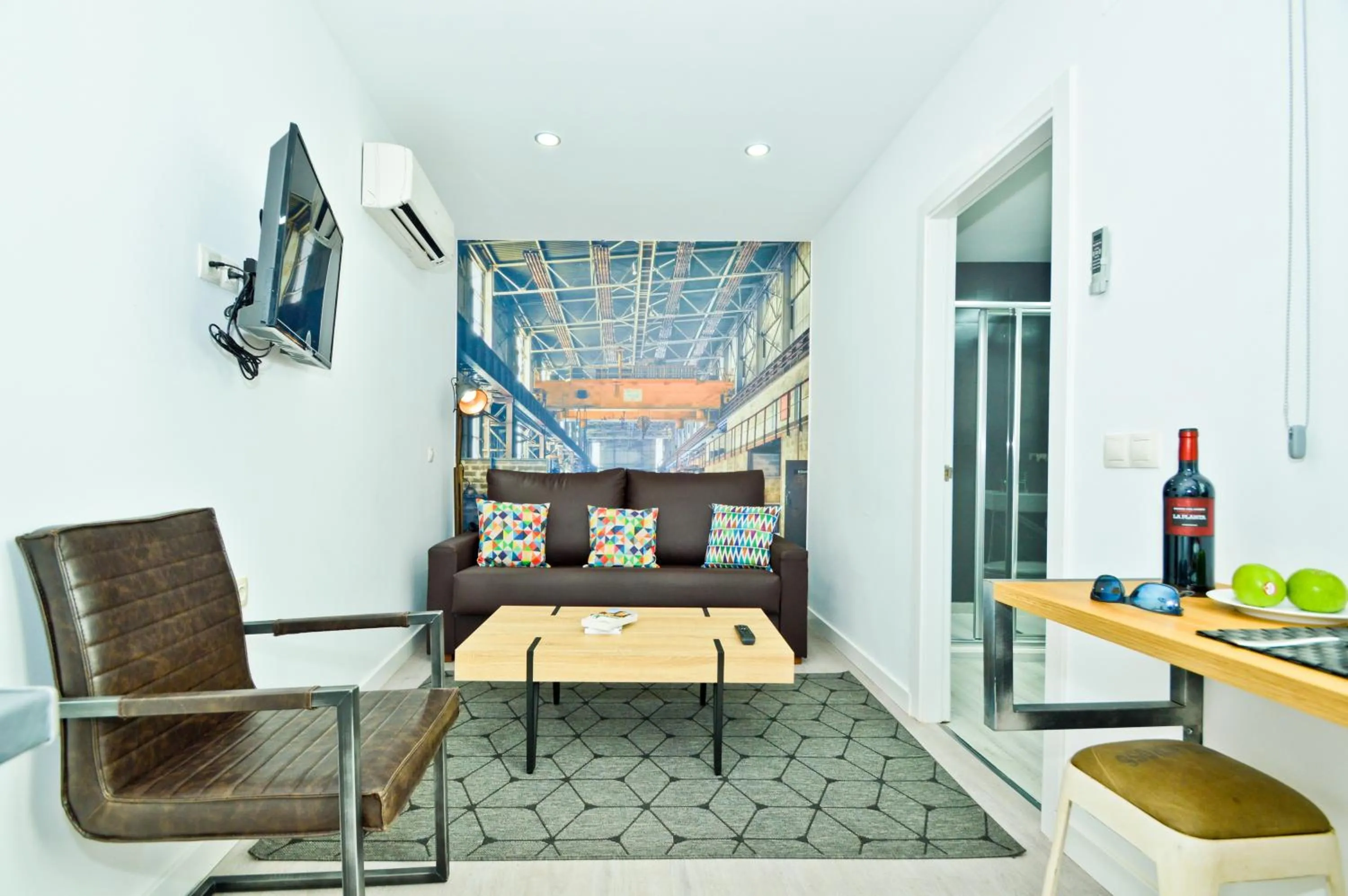 TV and multimedia in The Zentral Suites & Apartments