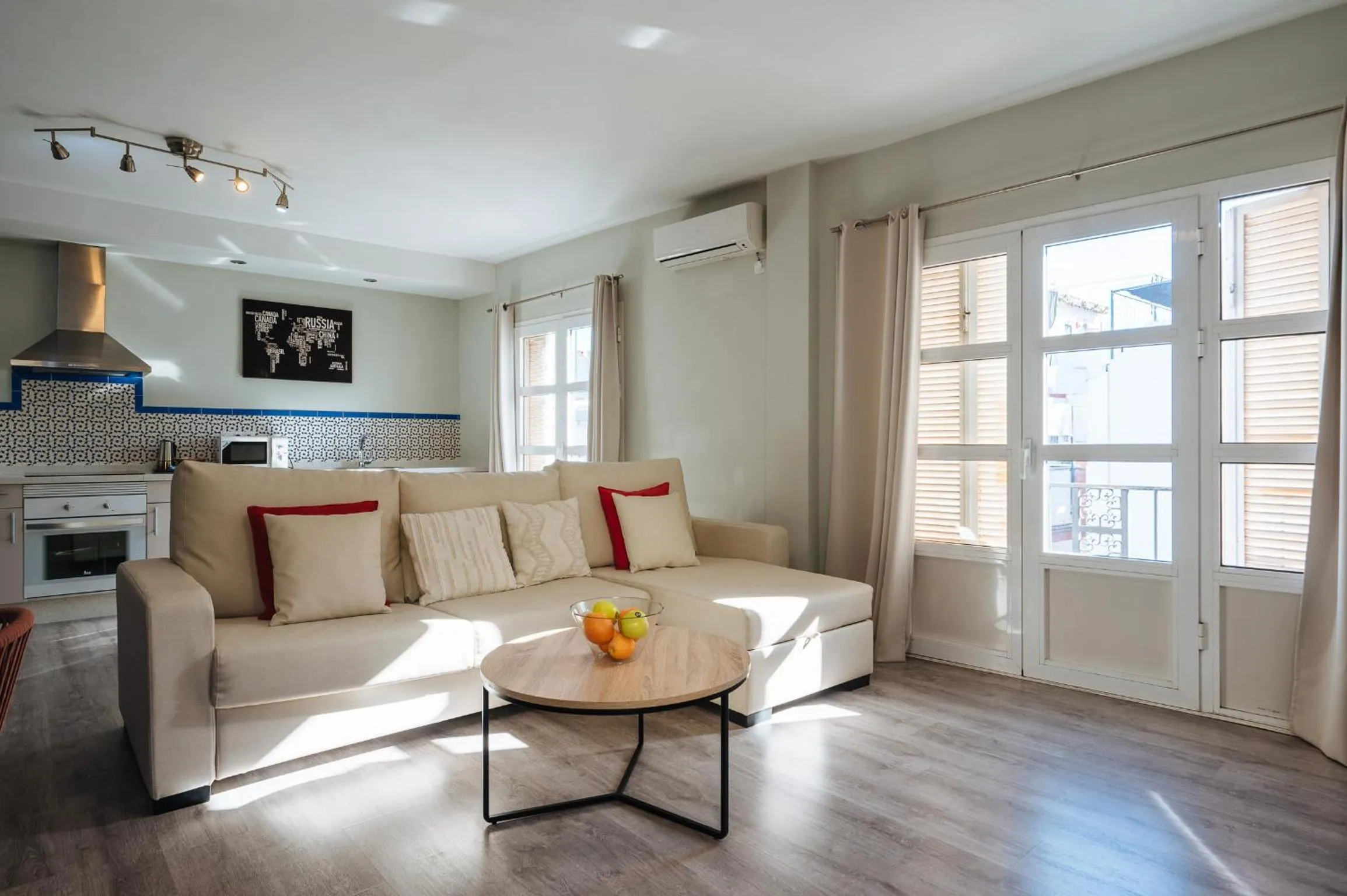 Kitchen or kitchenette in The Zentral Suites & Apartments