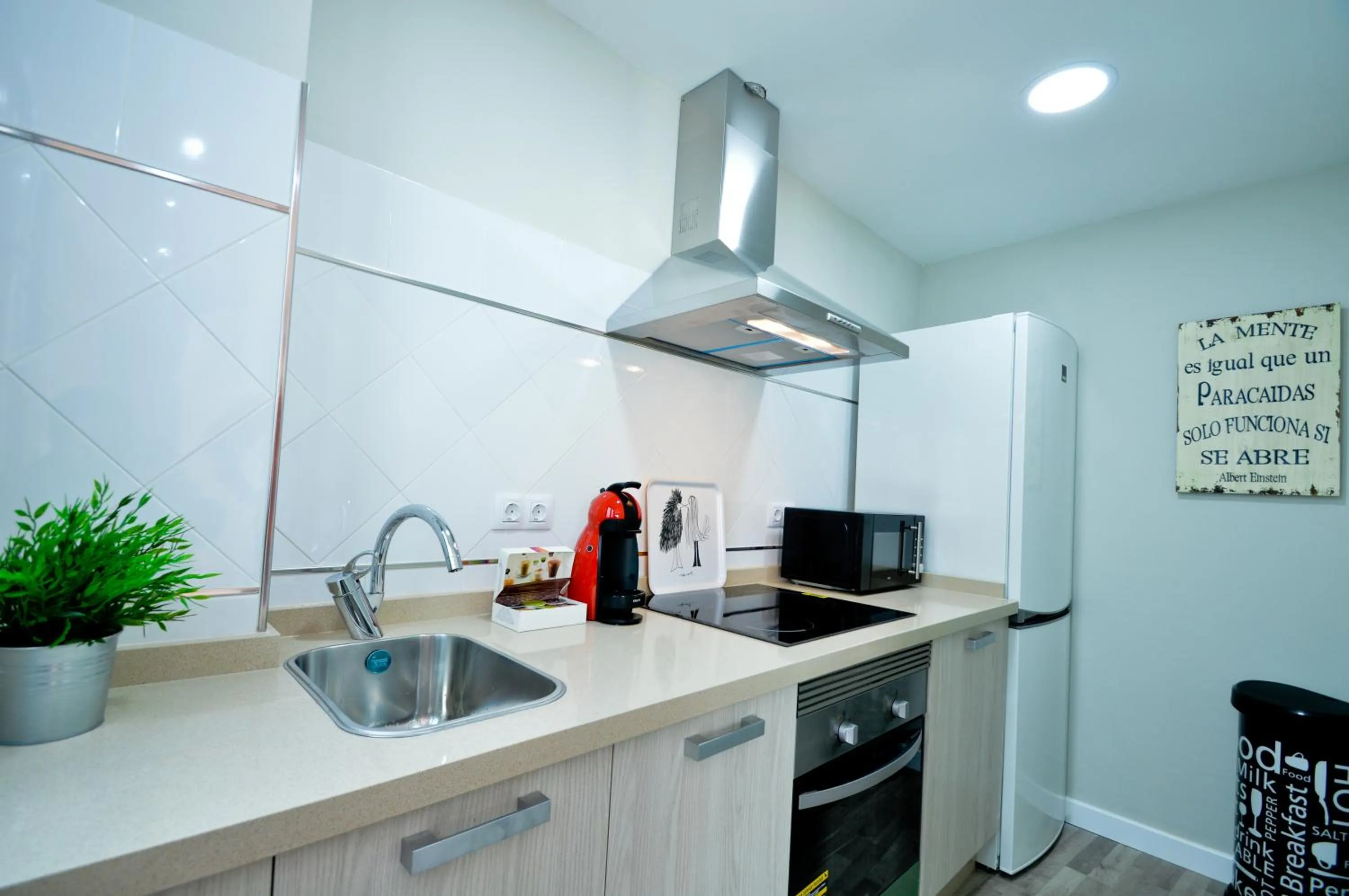 Coffee/tea facilities in The Zentral Suites & Apartments