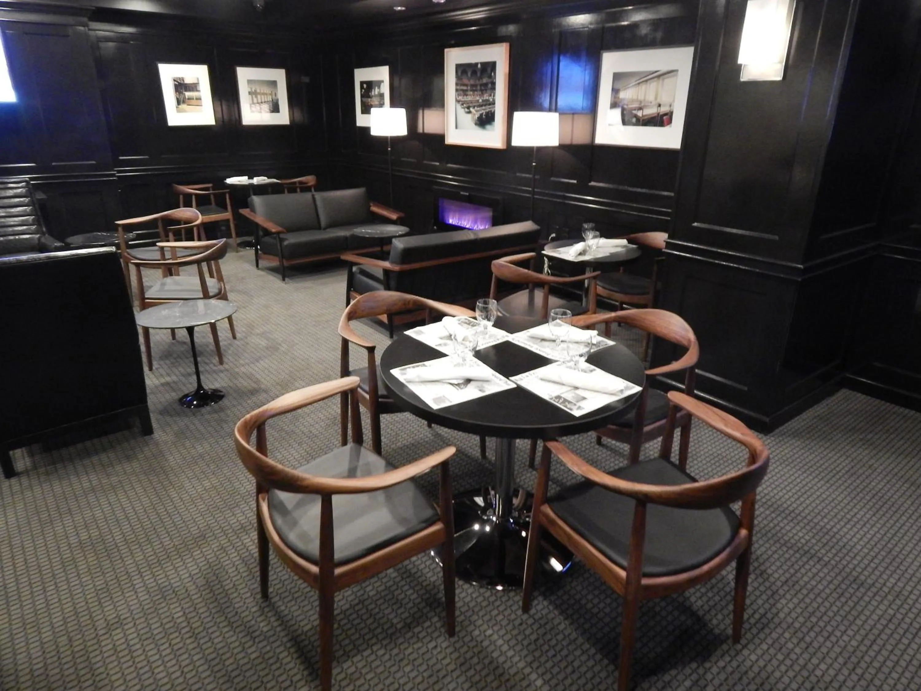 Restaurant/places to eat in Lord Baltimore Hotel