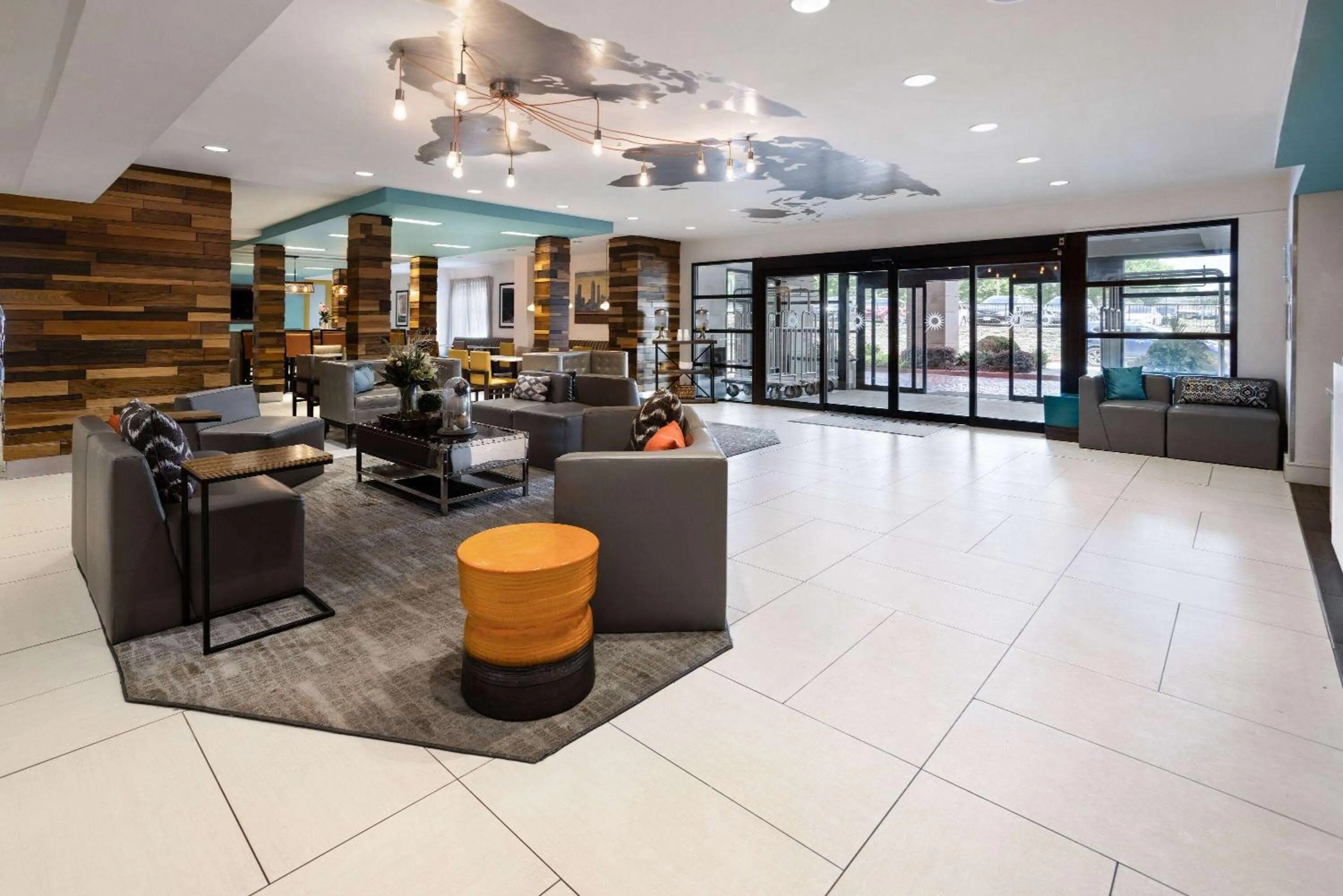 Lobby or reception in La Quinta by Wyndham Atlanta Airport North