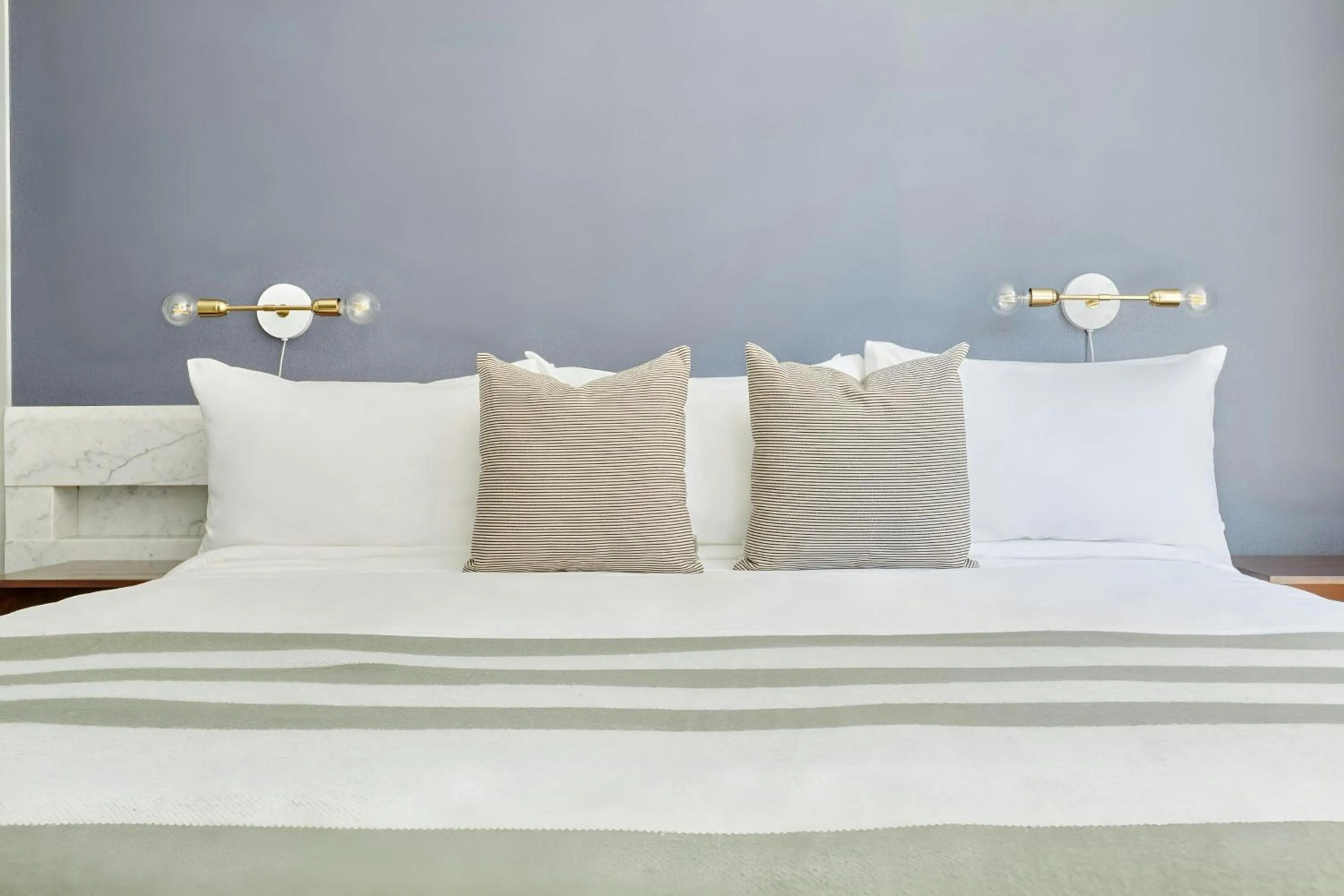 Bedroom, Bed in The Slate Hotel Downtown, Sonder by Marriott Bonvoy