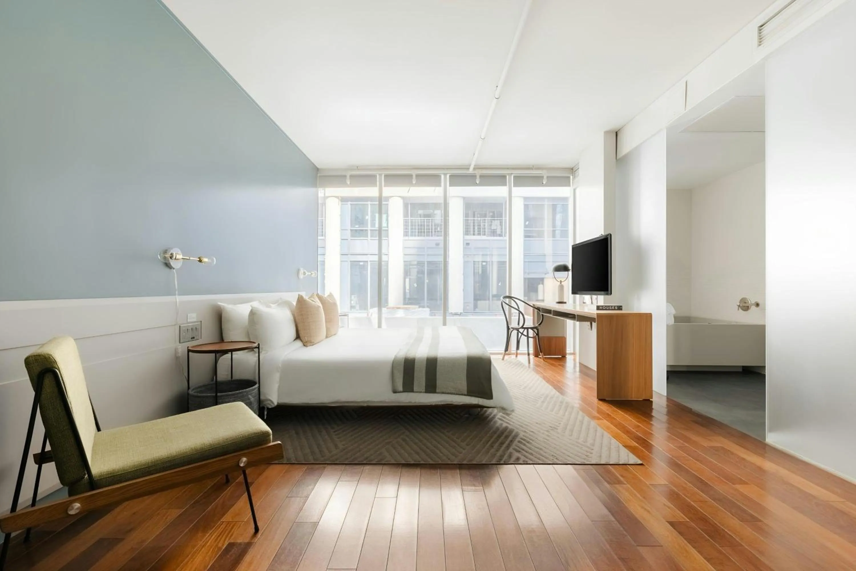 Bedroom in The Slate Hotel Downtown, Sonder by Marriott Bonvoy
