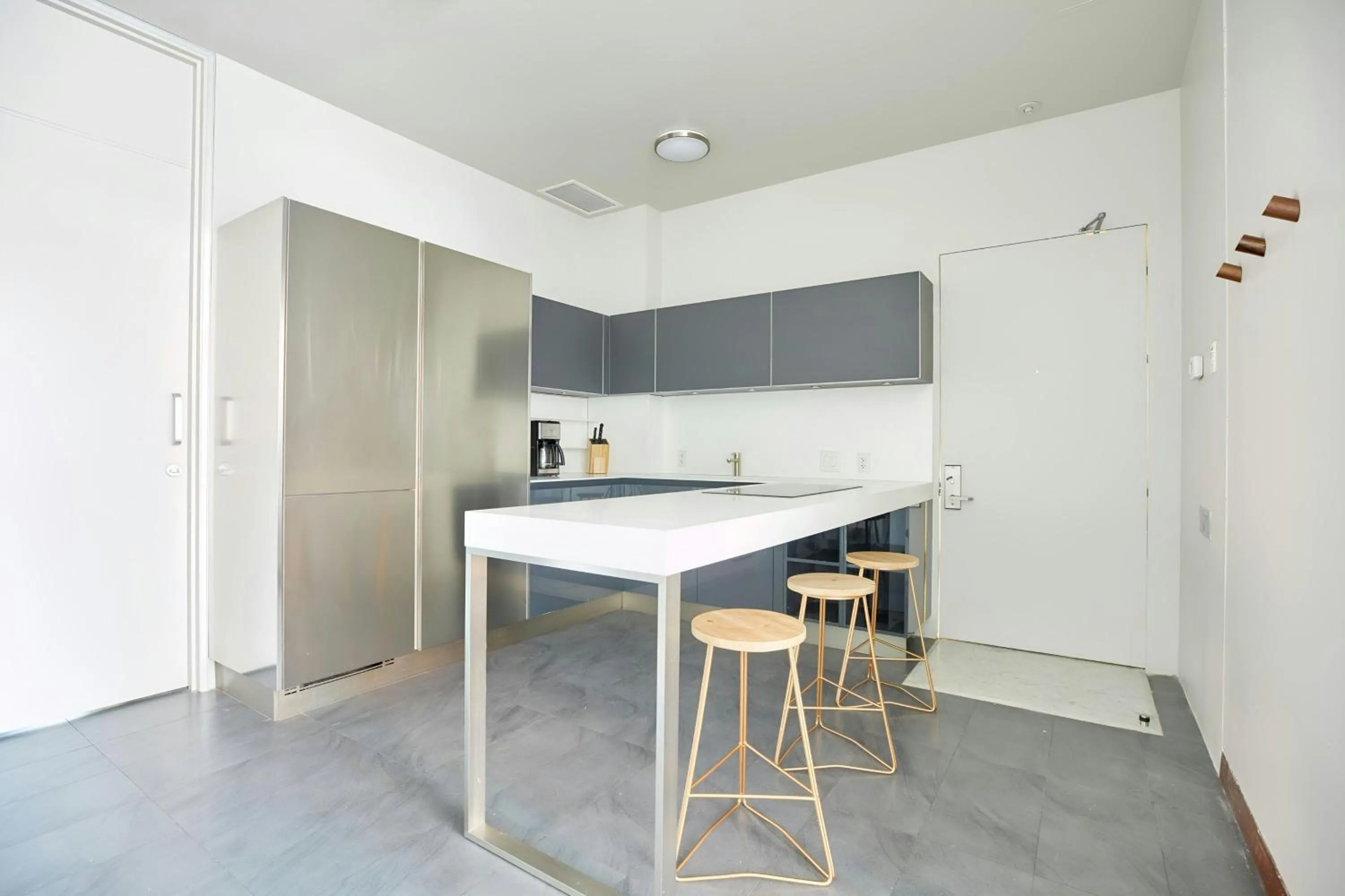 Kitchen or kitchenette in The Slate Hotel Downtown, Sonder by Marriott Bonvoy