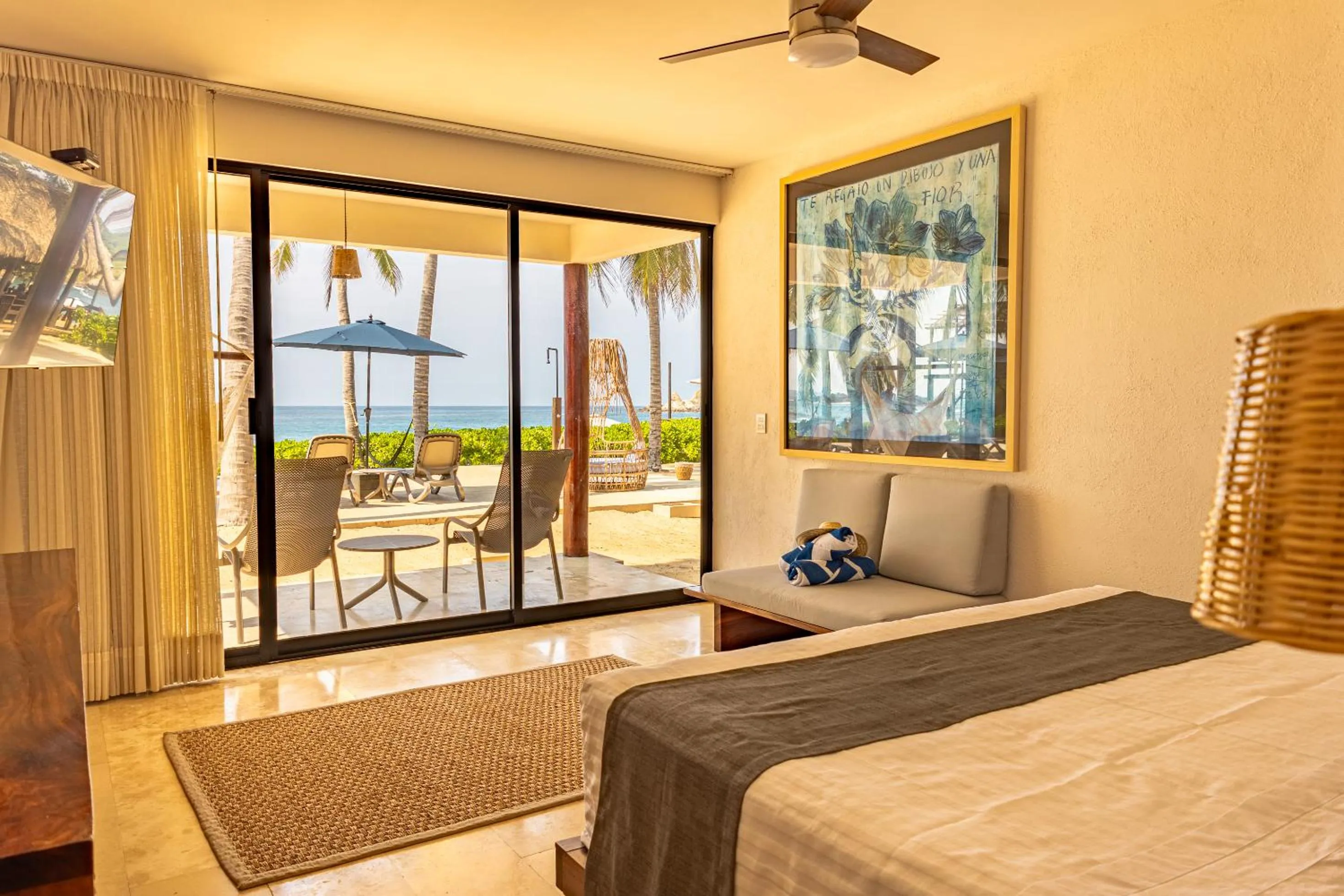 Balcony/Terrace, Bed in Casa Lu Hotel Boutique