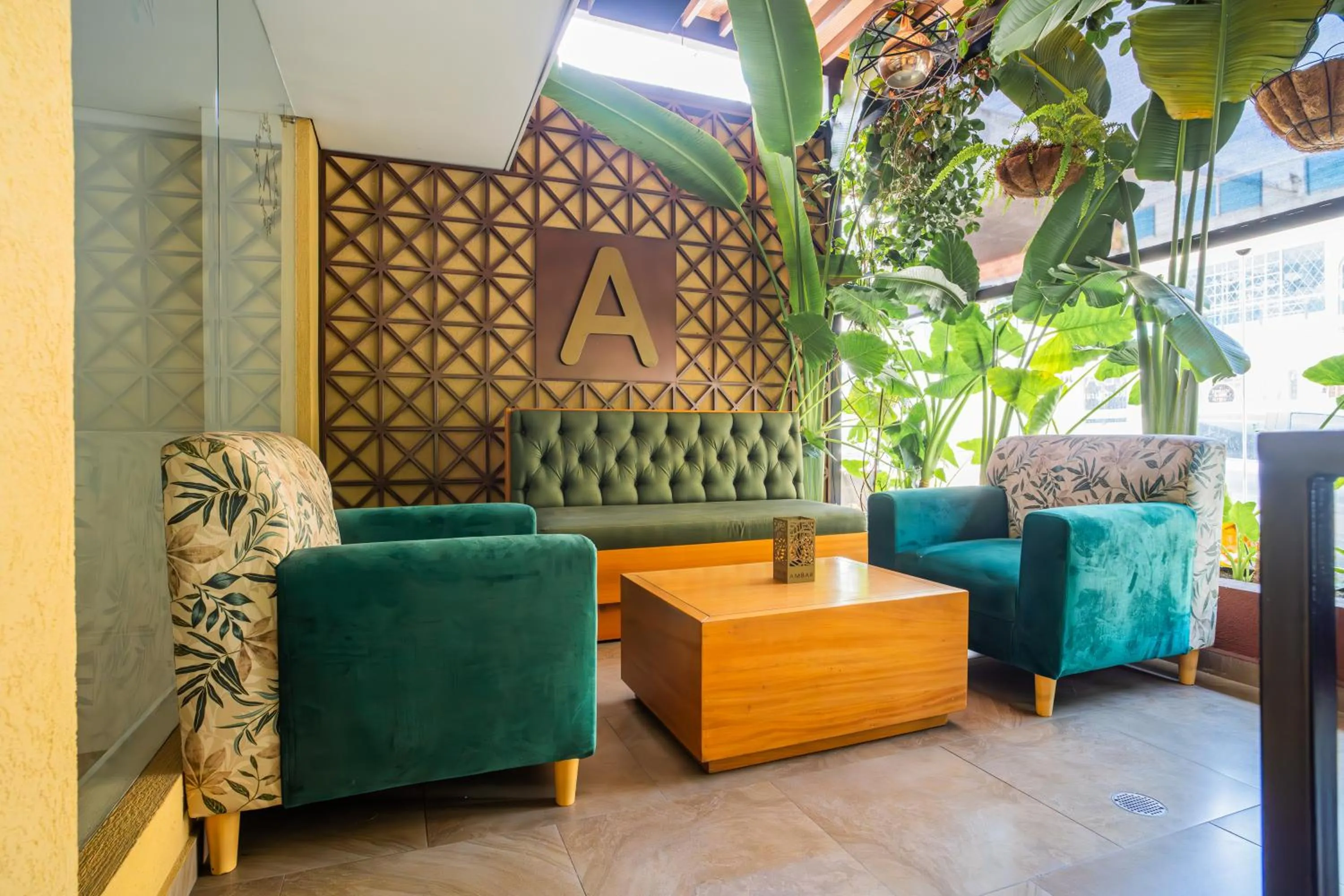 Restaurant/places to eat in Ambar Hotel Boutique Cali