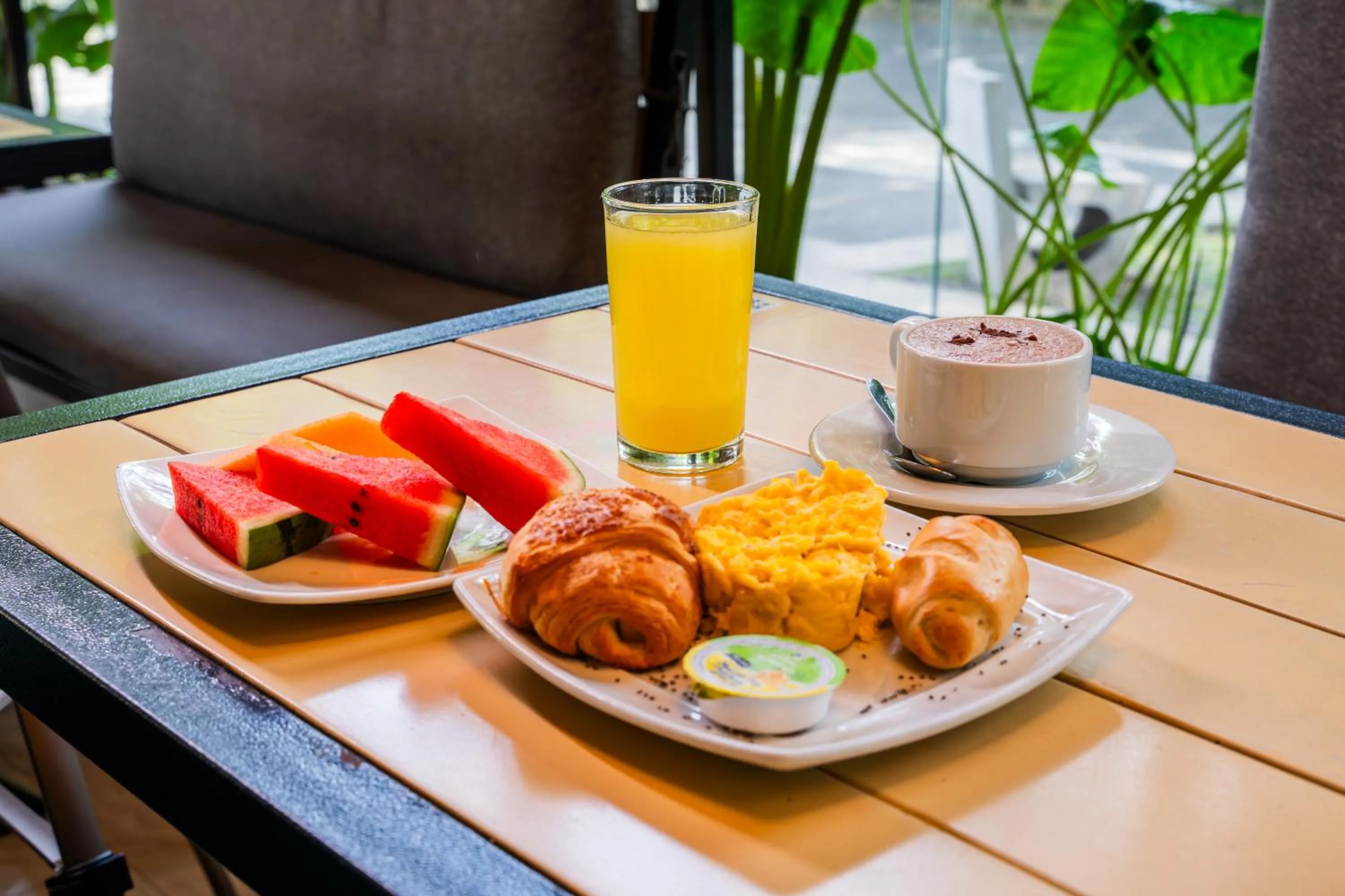 Breakfast in Ambar Hotel Boutique Cali