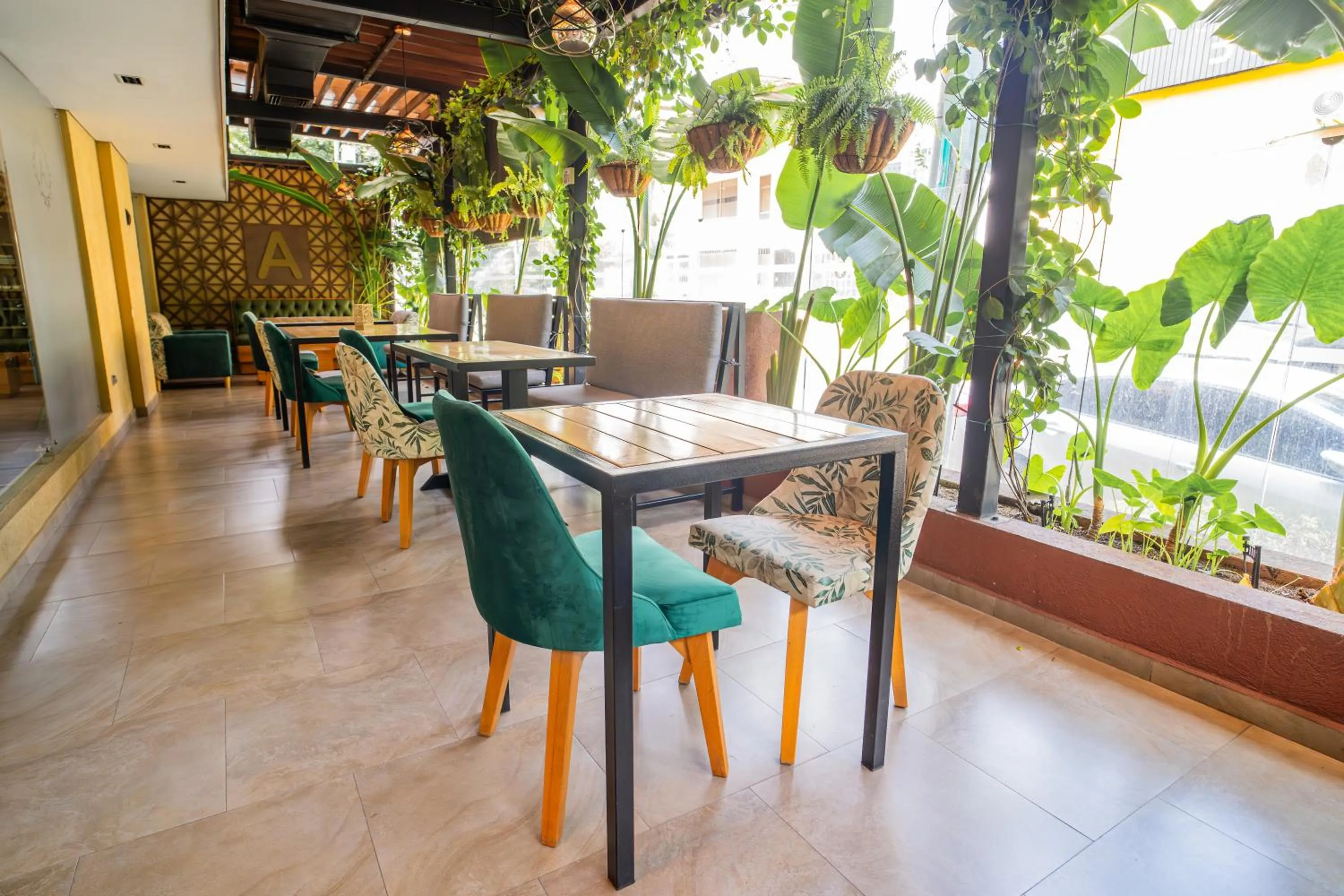 Restaurant/places to eat in Ambar Hotel Boutique Cali