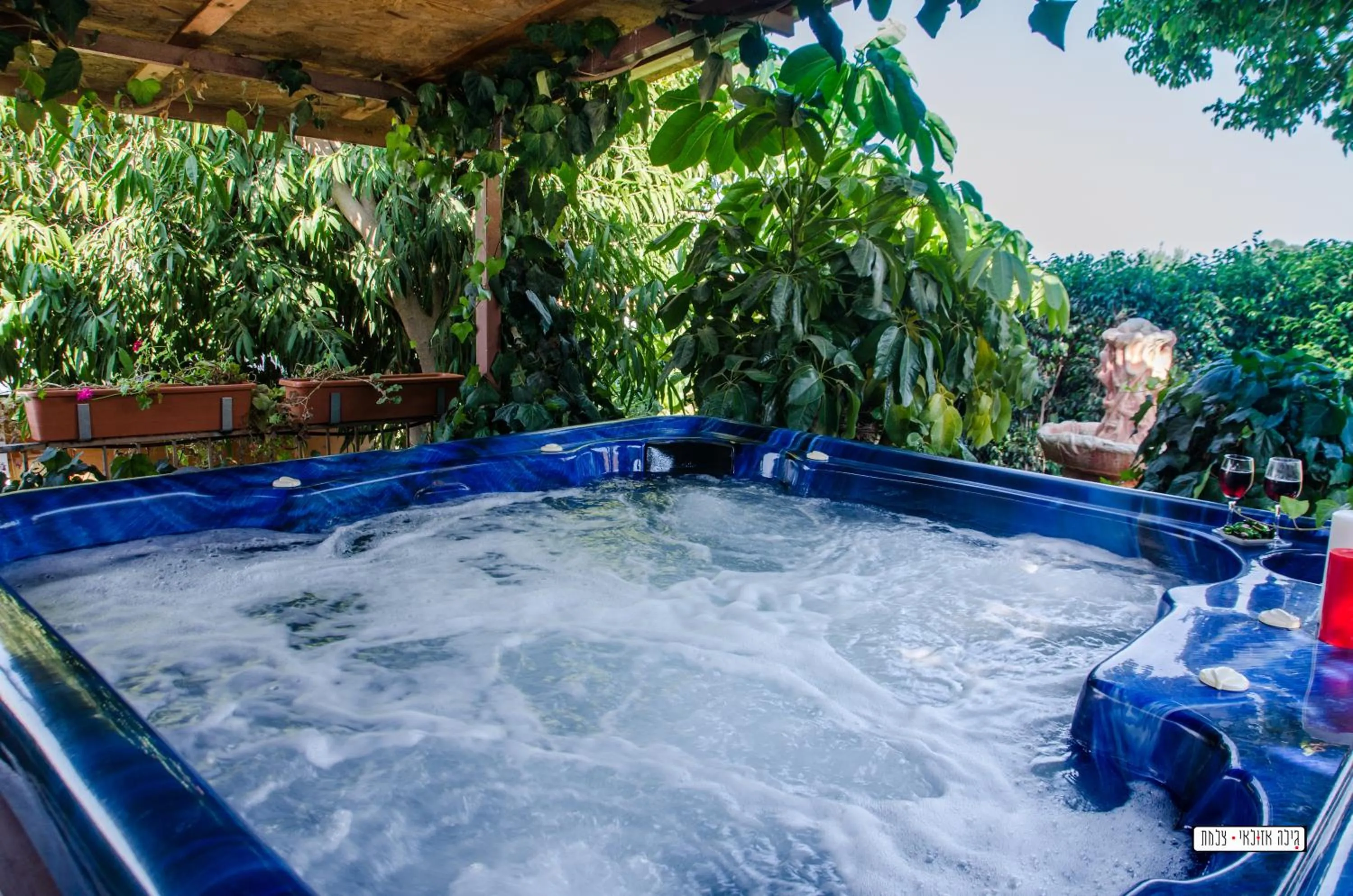 Hot Tub in Avigail Guest House