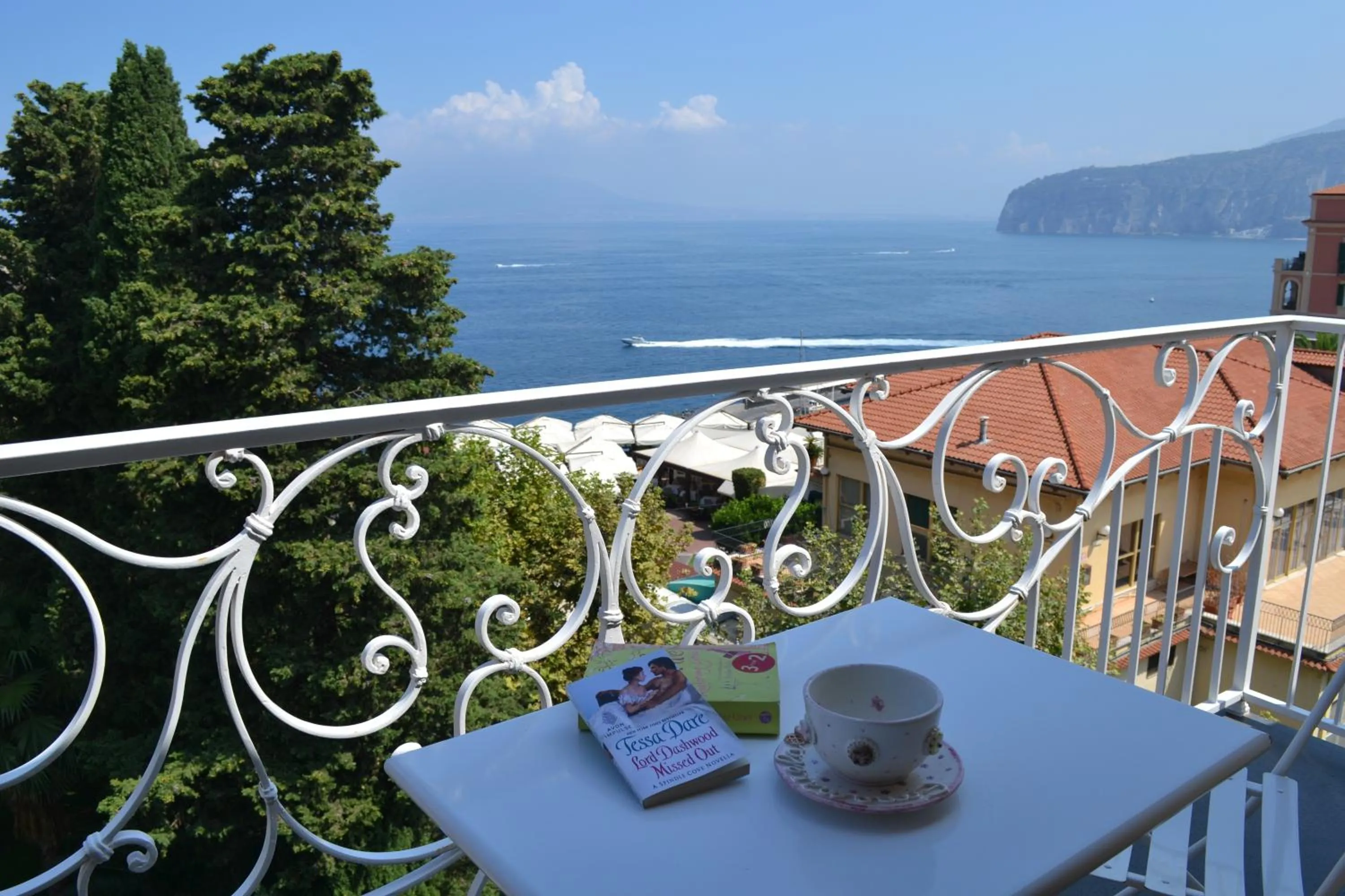 Balcony/Terrace in Al Centro Suites