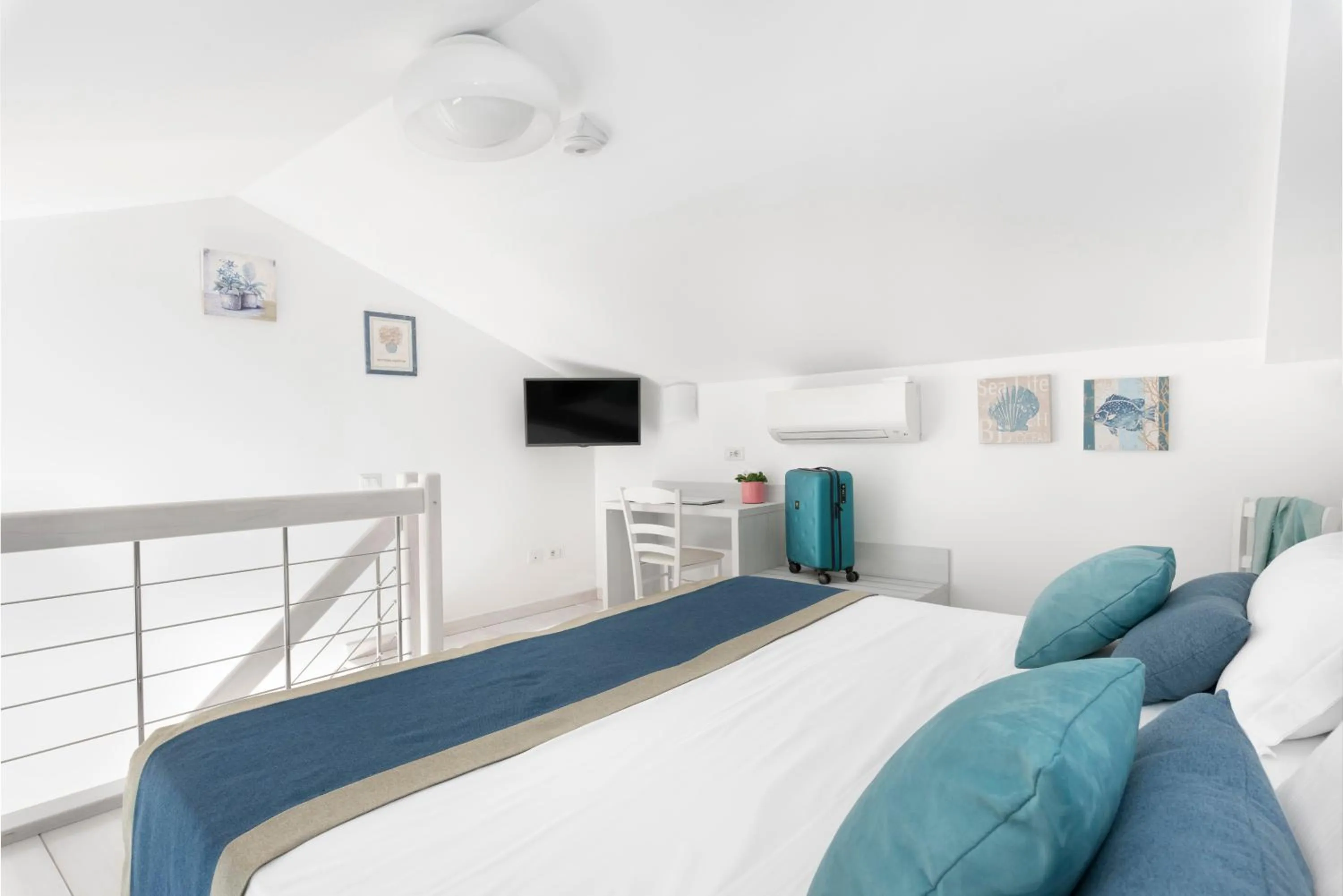 Bedroom, Bed in Al Centro Suites