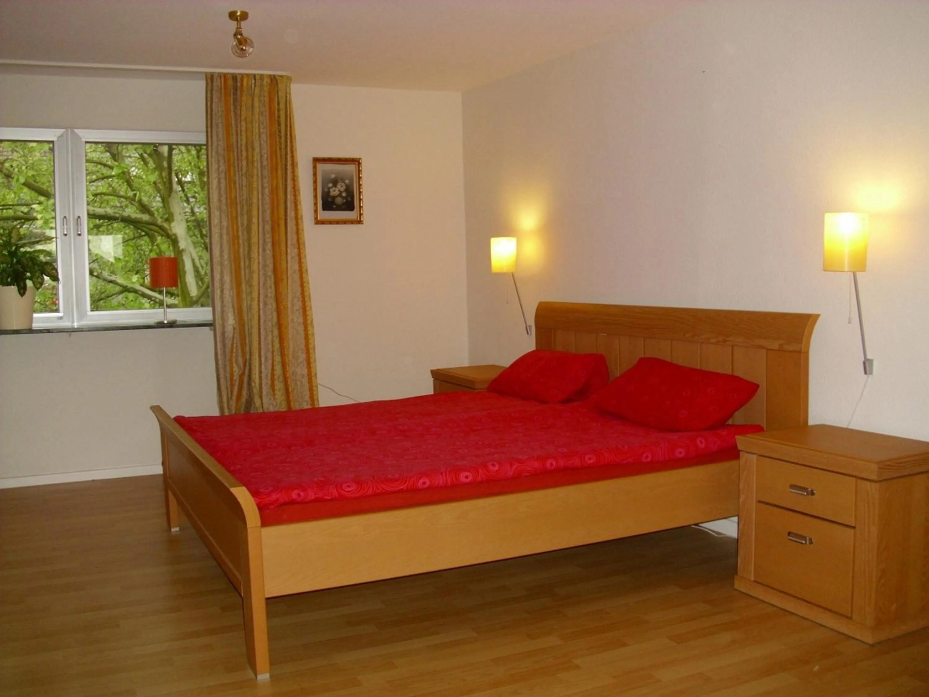 Other, Bed in Messewohnung Augusta