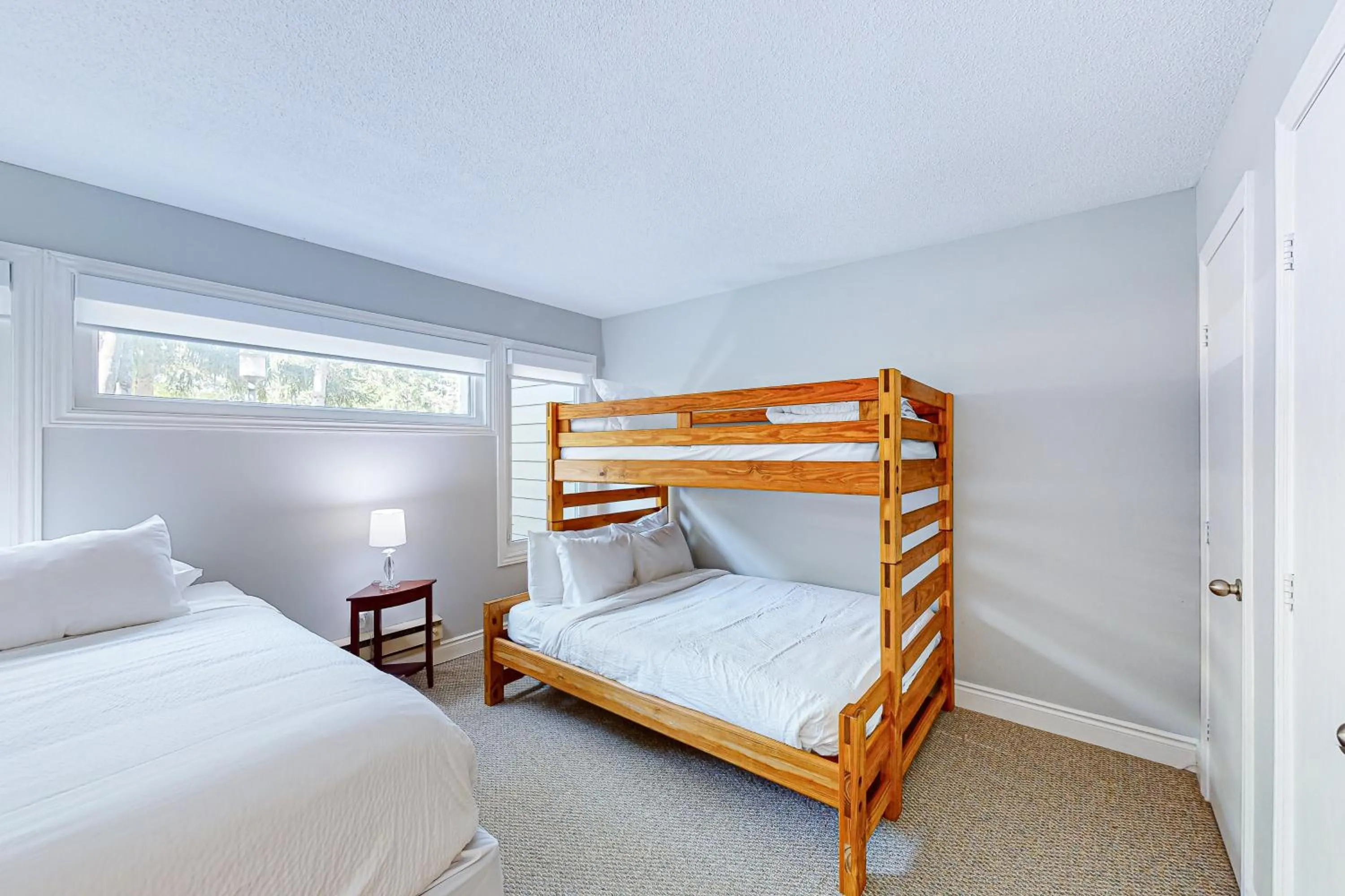 Bed in Chateau Ridge 120