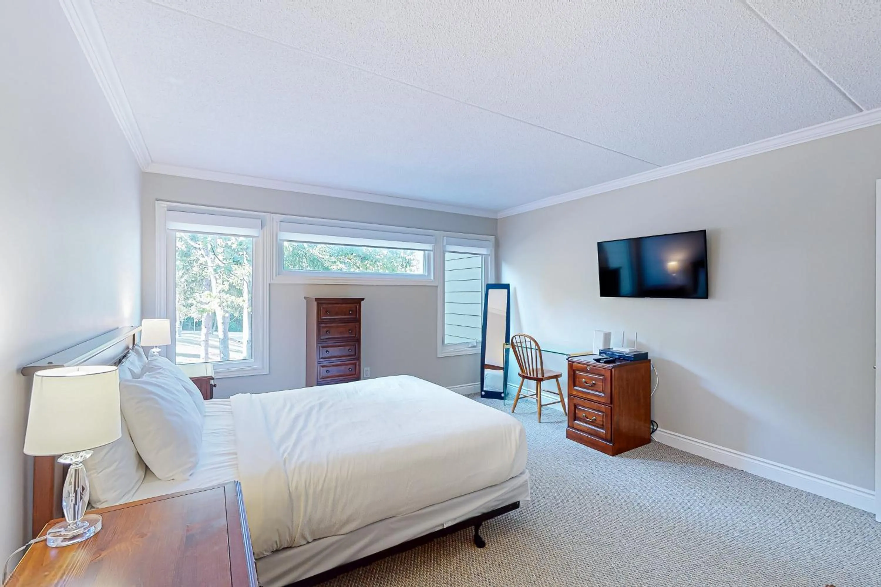 Bed in Chateau Ridge 120