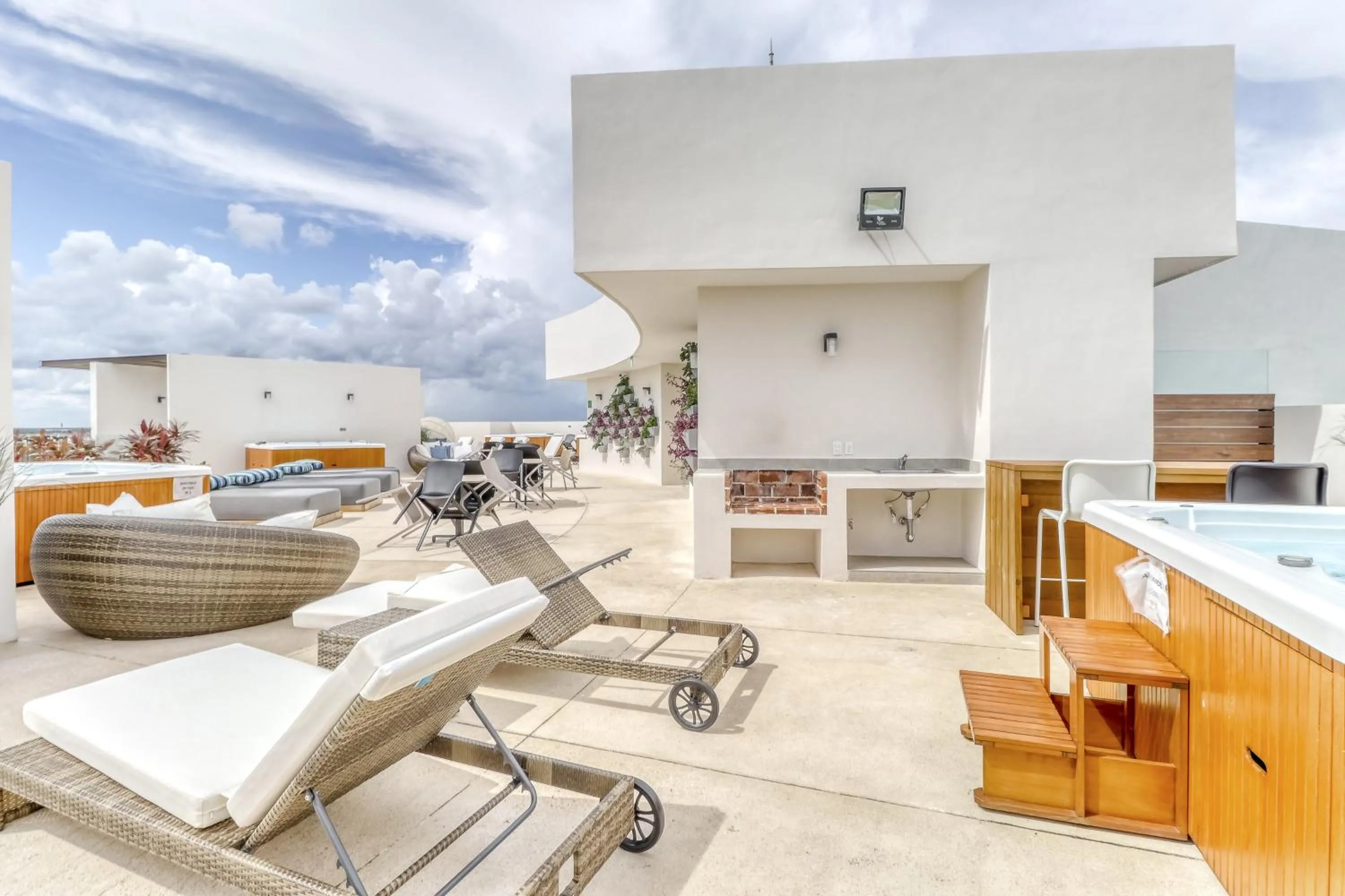 Chandelier B102 @ Lagunas