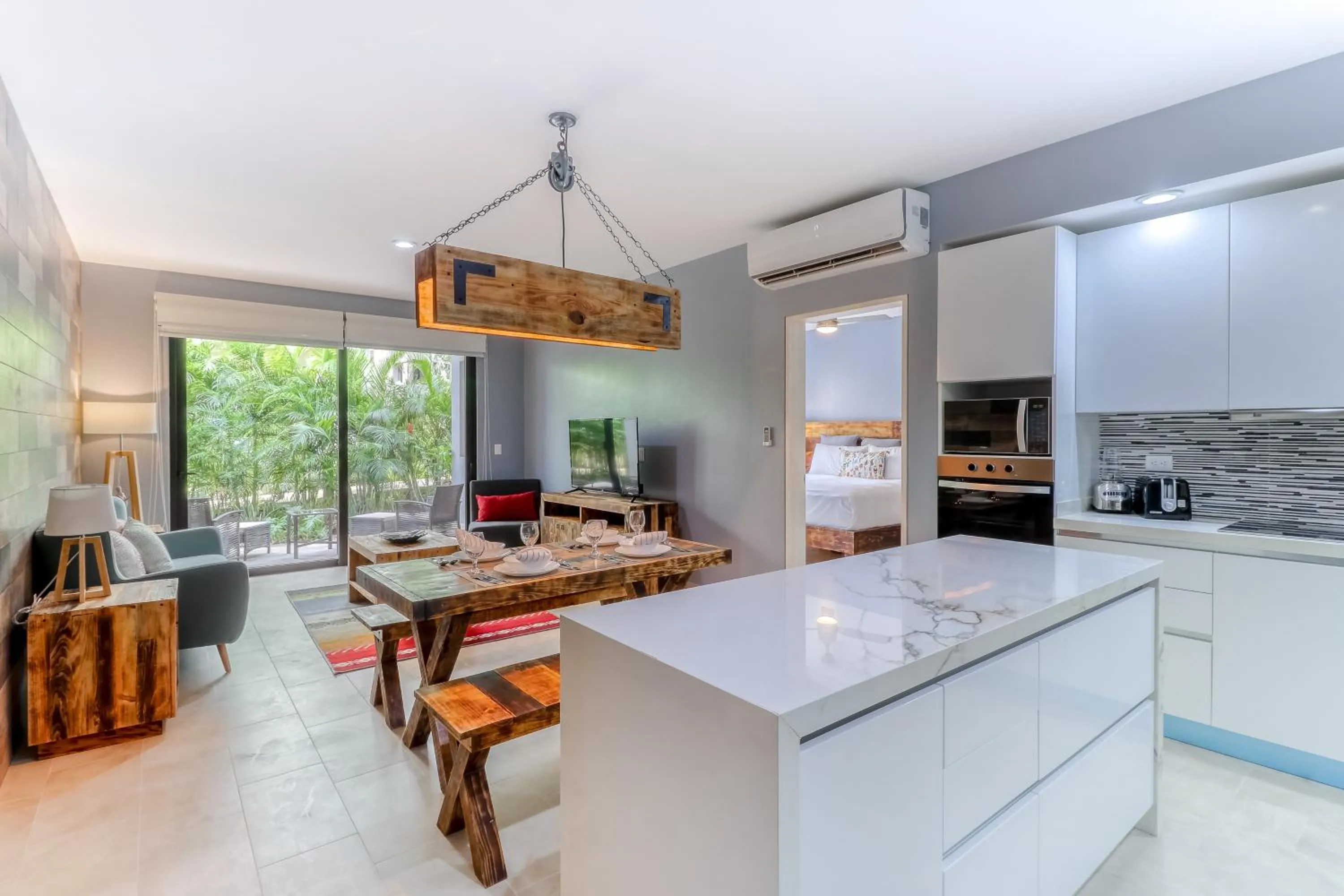 Chandelier B102 @ Lagunas