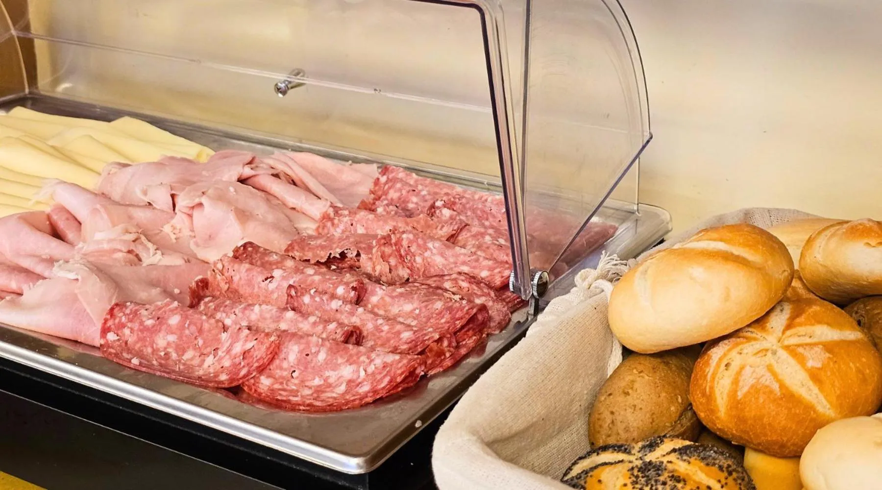 Buffet breakfast in Hotel Selene - Vista Mare