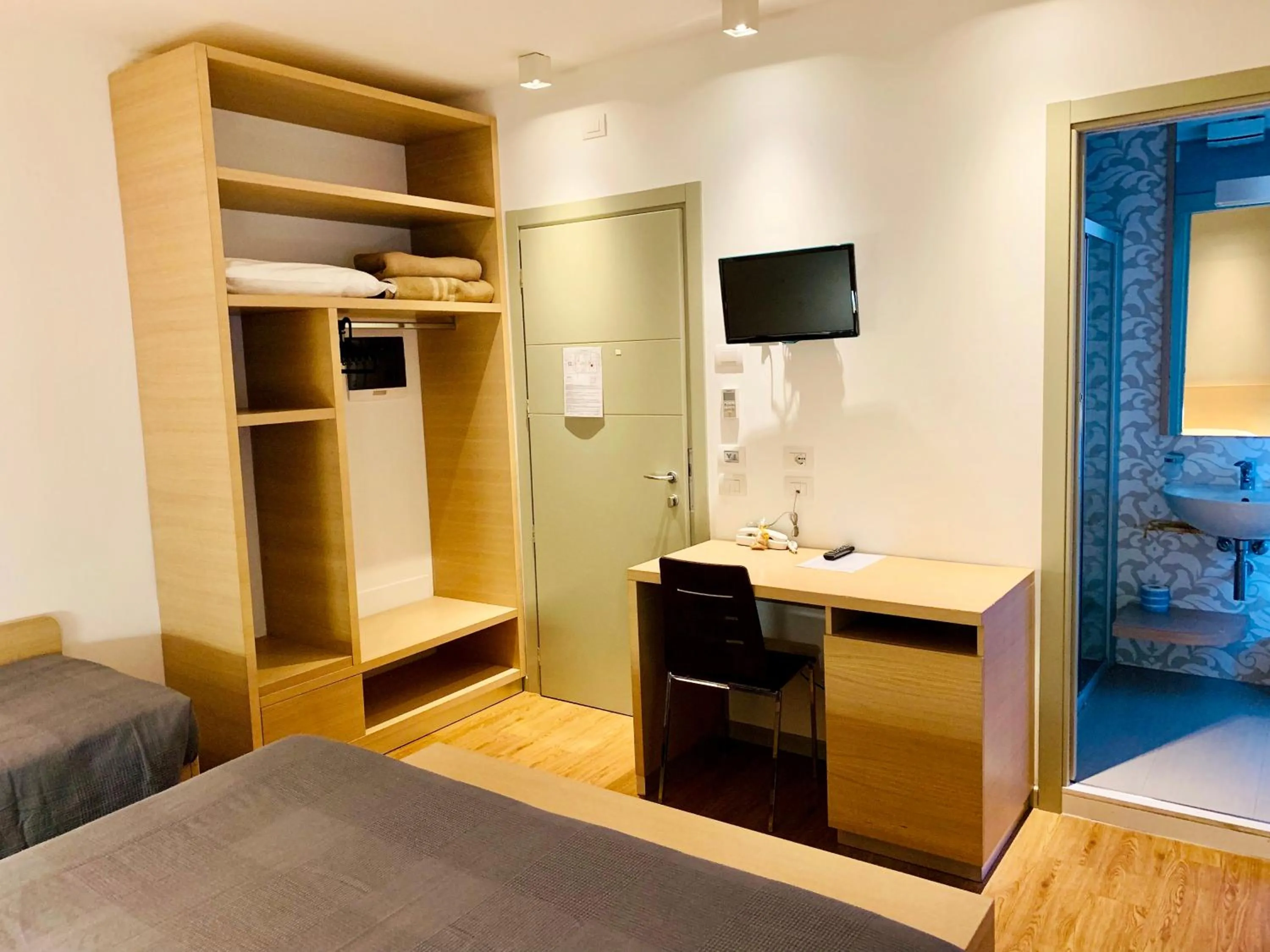 Other, Bed in Hotel Liane Riccione