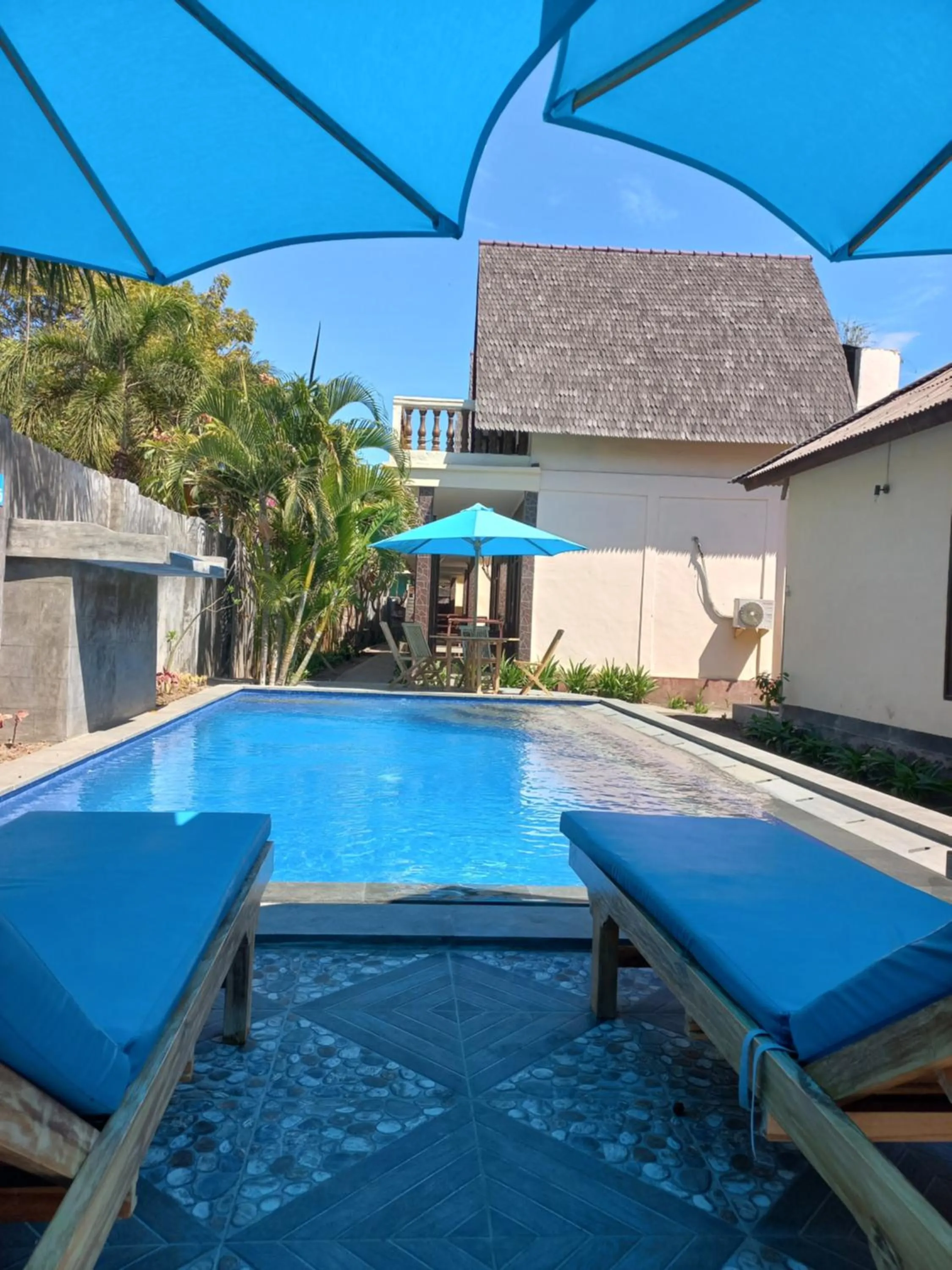 Swimming pool in Kusuka Bungalow