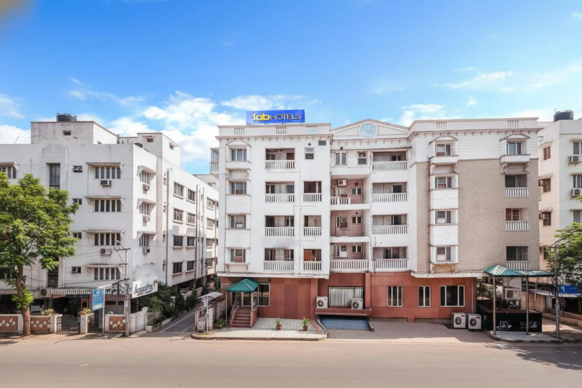 Property building in Fabhotel Blossoms Service Apartment - T Nagar