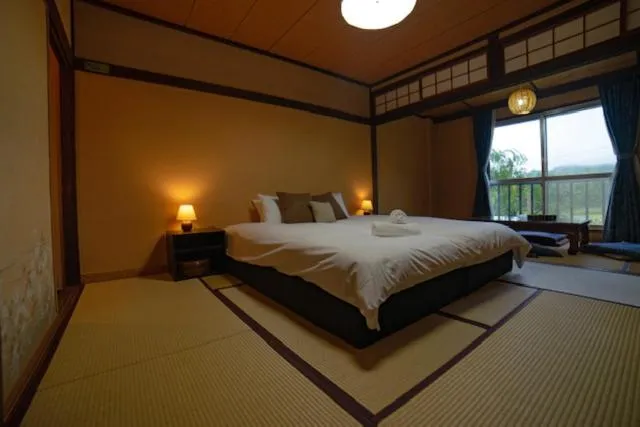 Bed in HA-MON Slope Side Hotel and Private Chalet