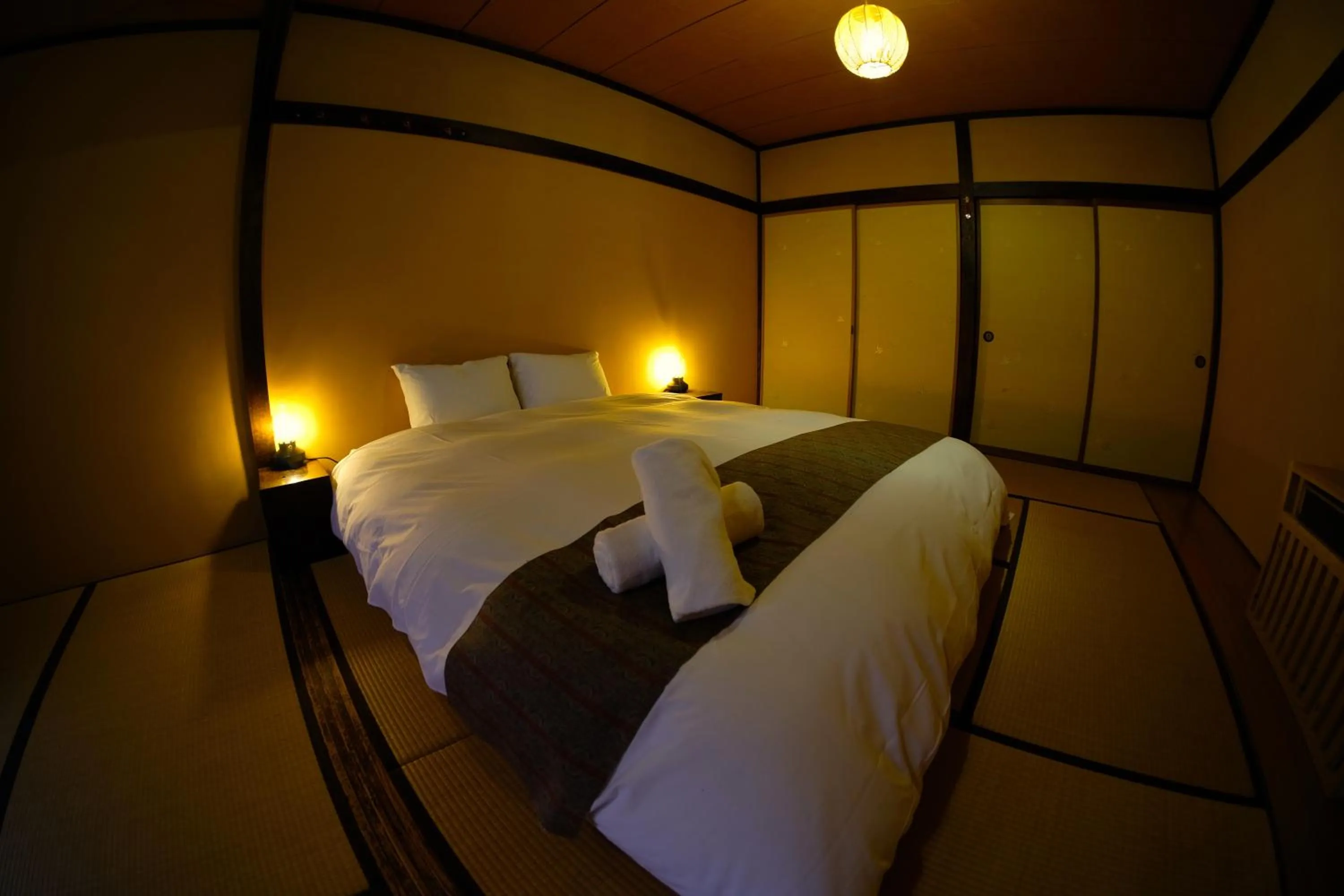Bed in HA-MON Slope Side Hotel and Private Chalet
