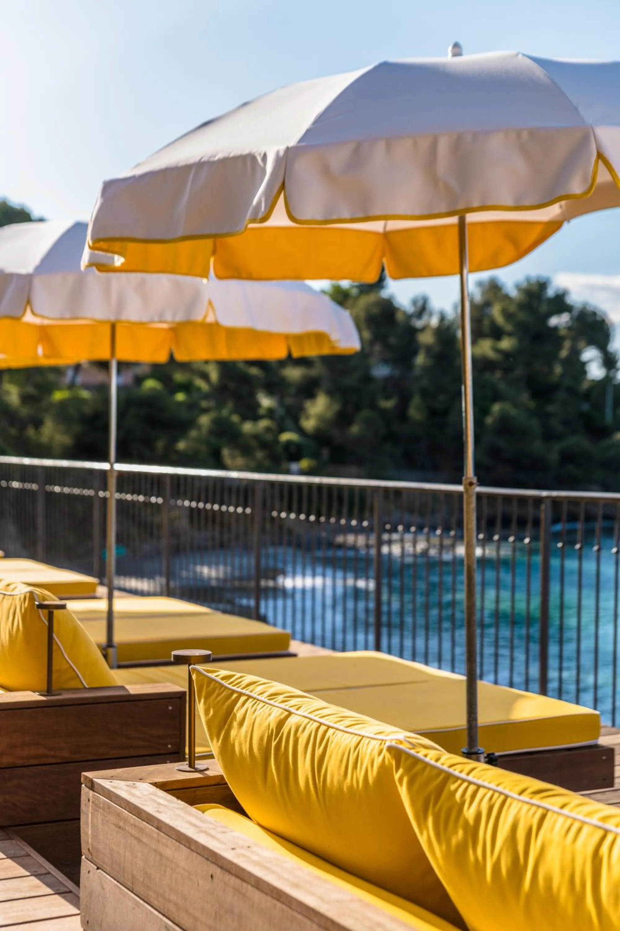 Patio in Hôtel Le Bailli De Suffren