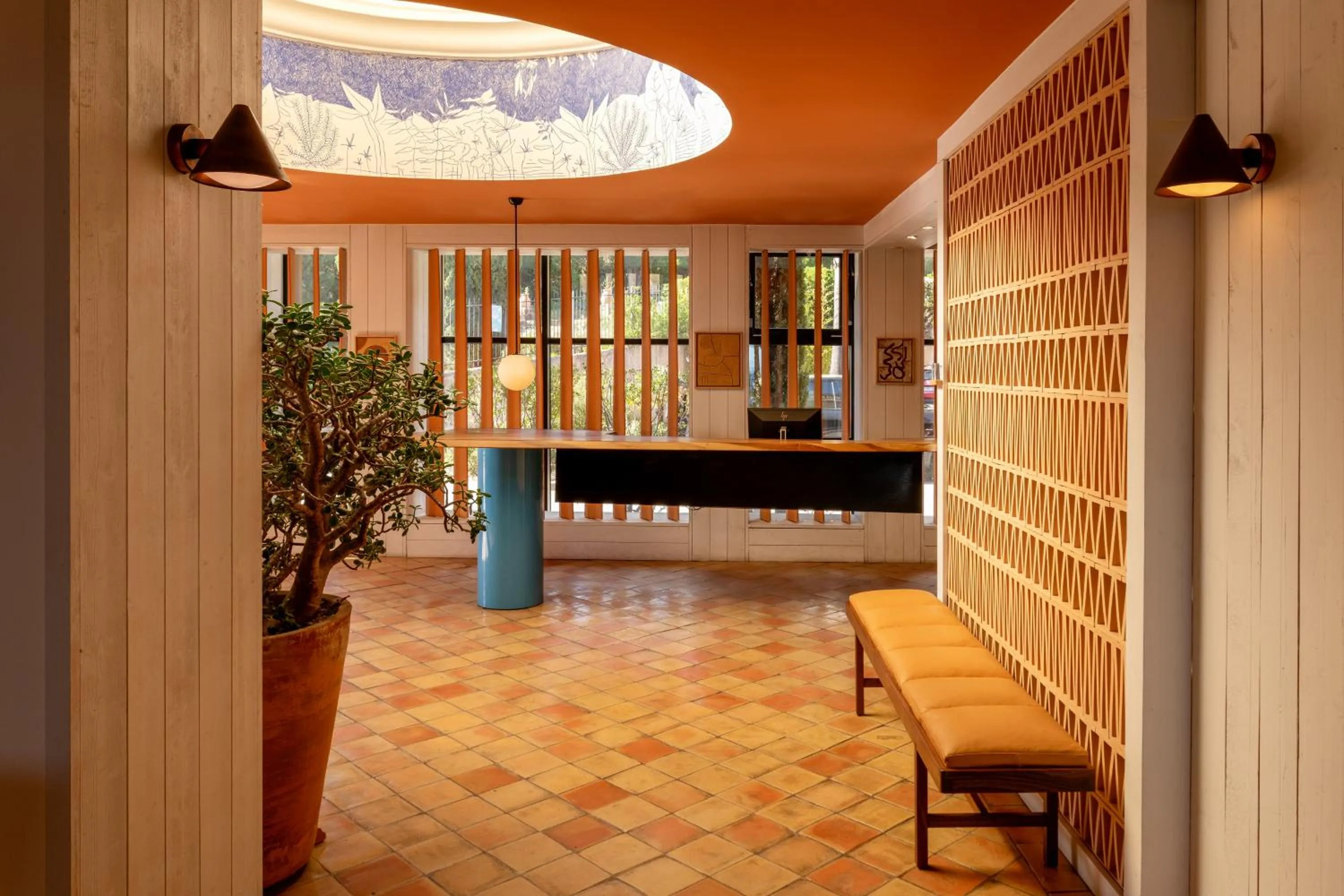 Lobby or reception in Hôtel Le Bailli De Suffren