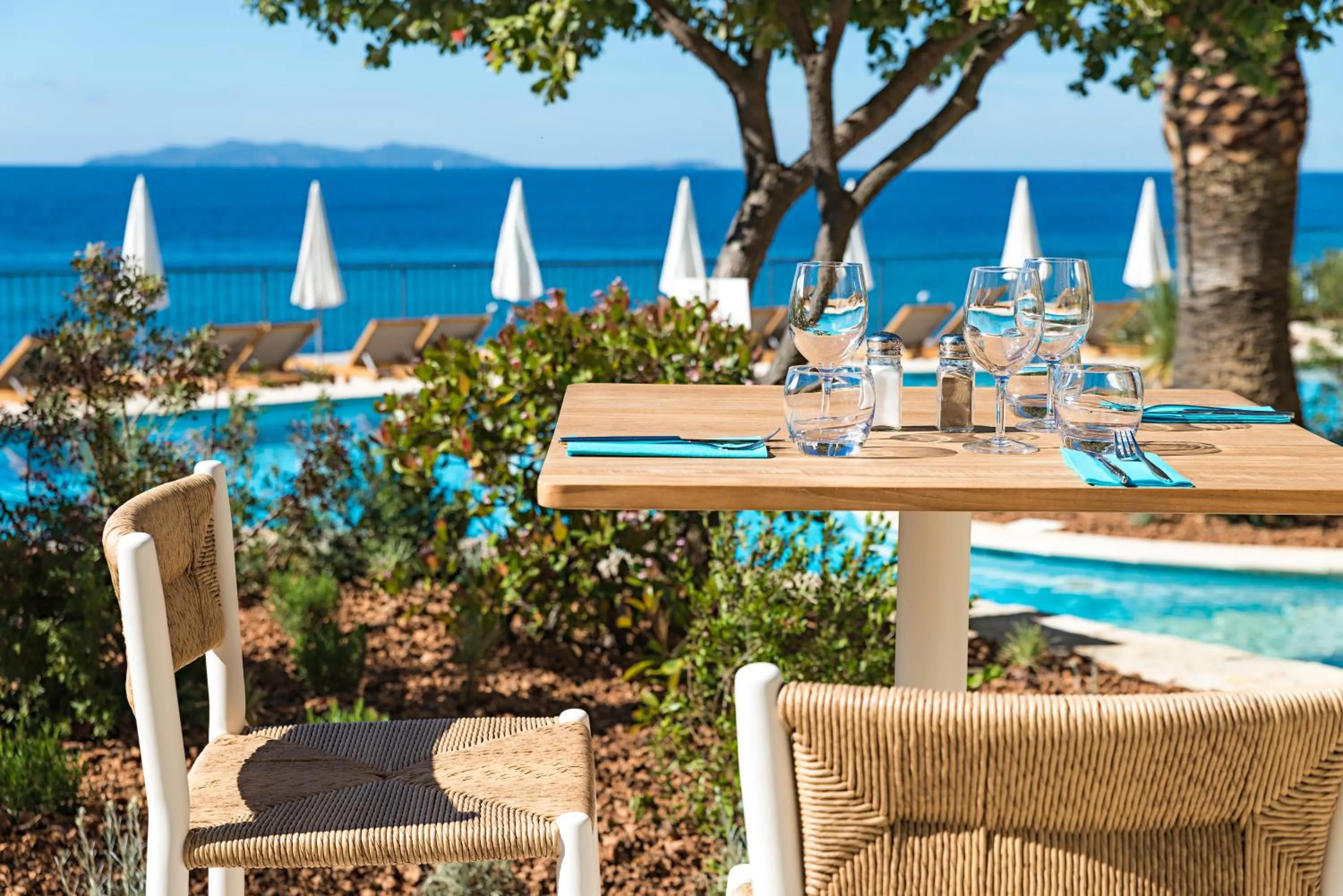 Patio in Hôtel Le Bailli De Suffren