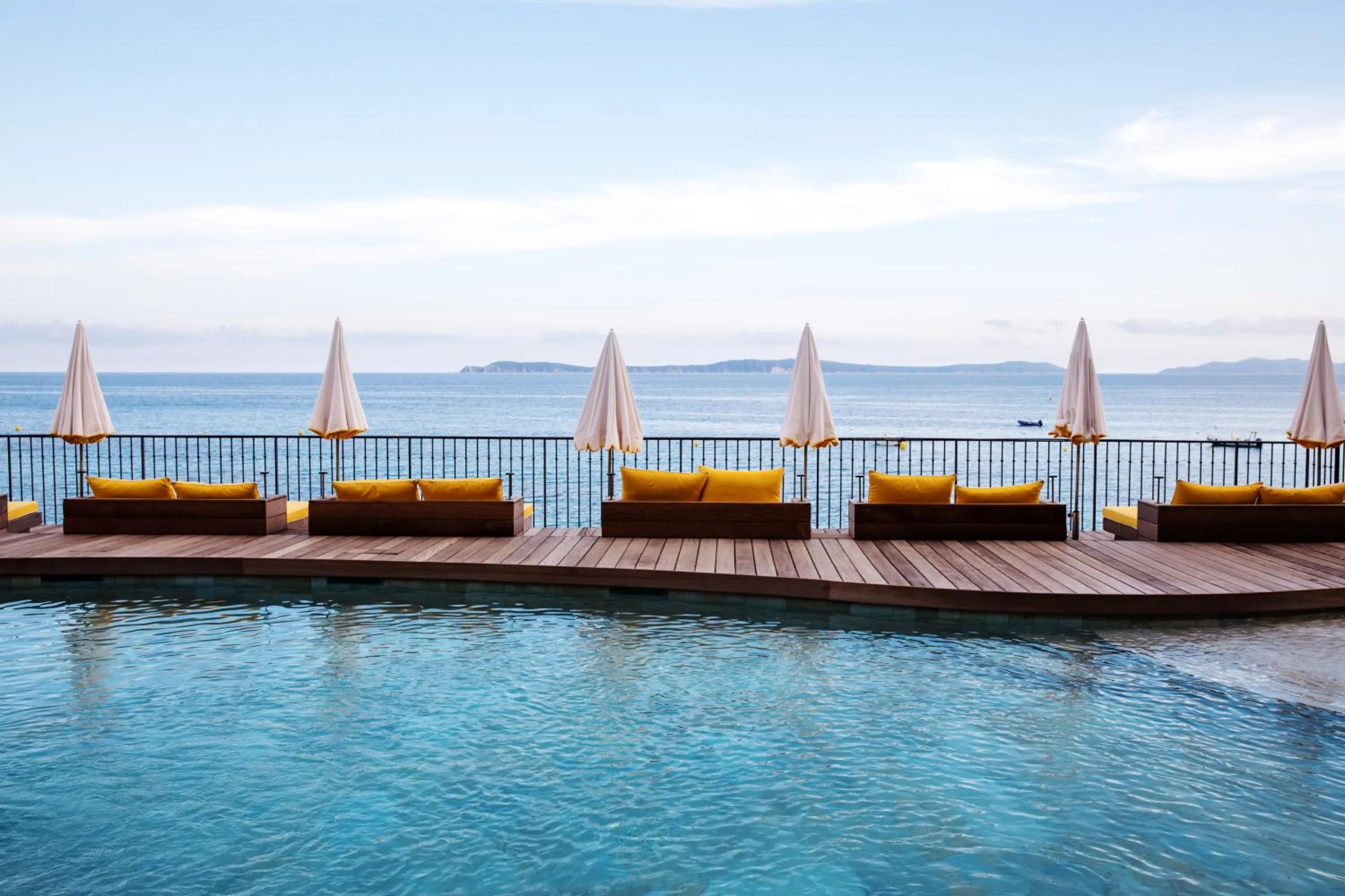 Patio in Hôtel Le Bailli De Suffren