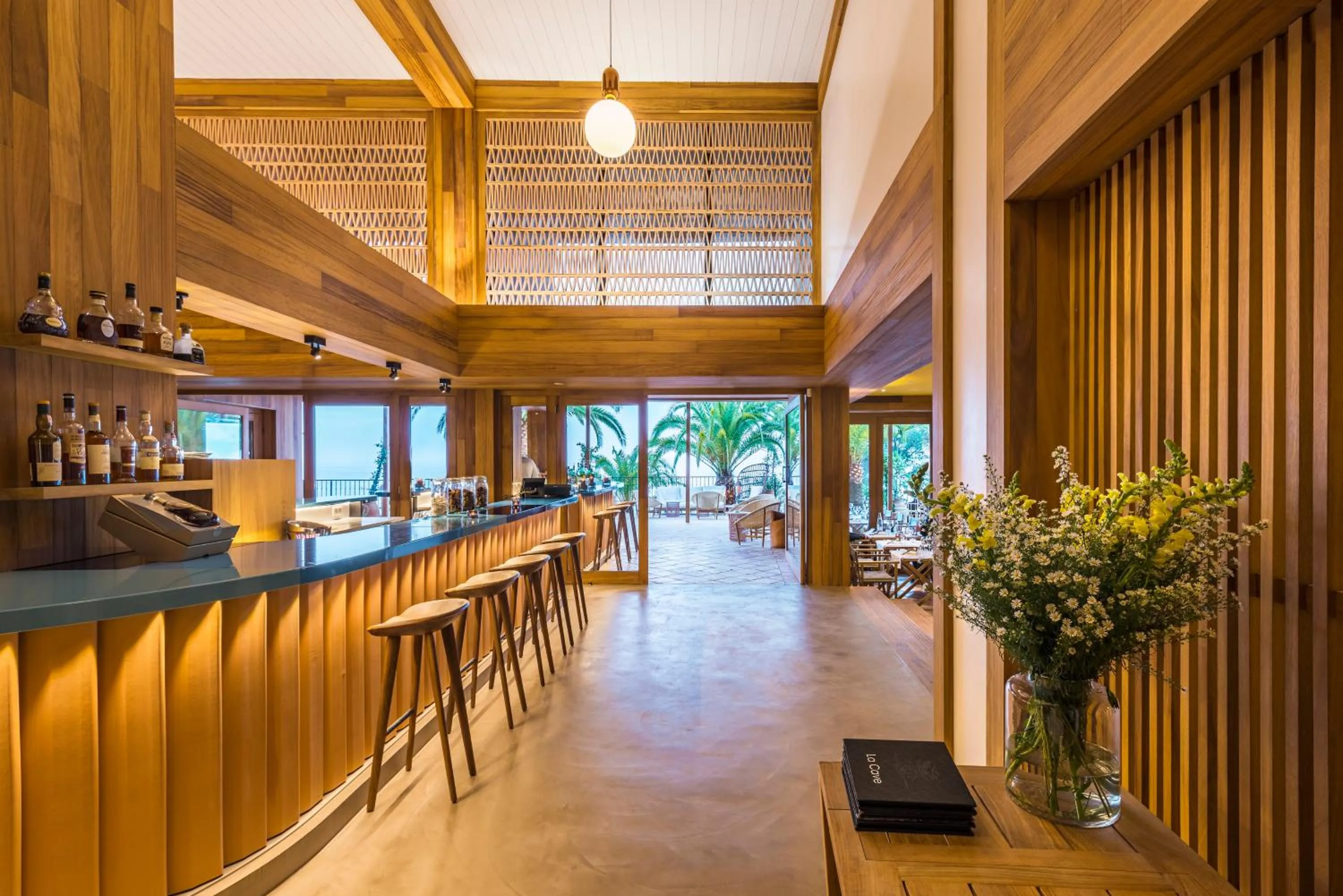 Lounge or bar in Hôtel Le Bailli De Suffren