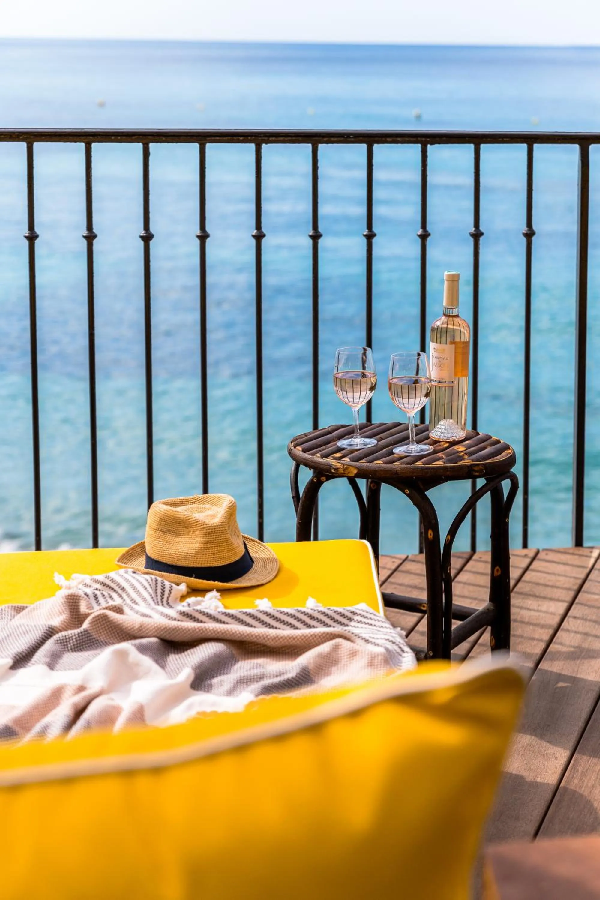 Patio in Hôtel Le Bailli De Suffren