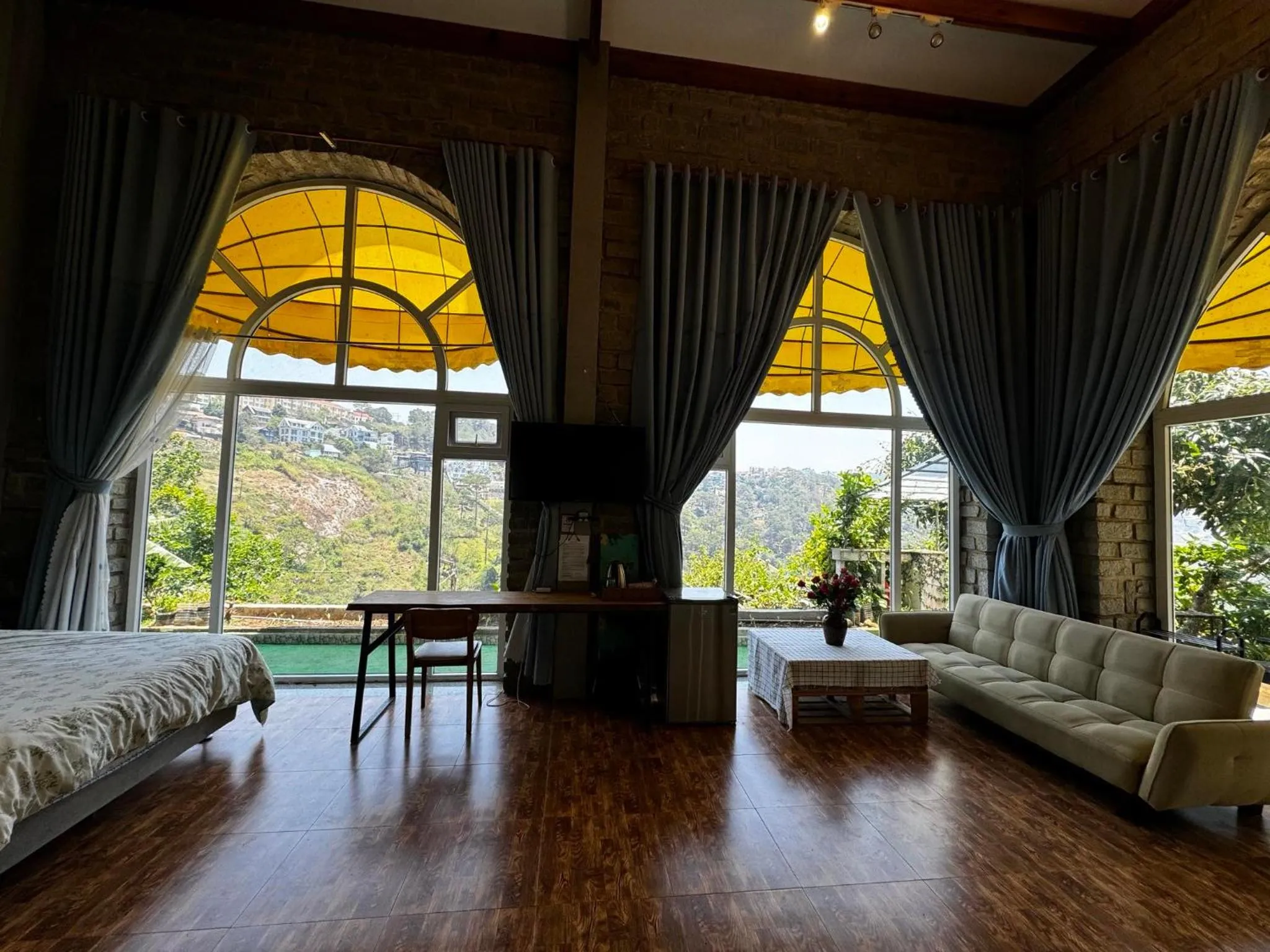 Bed in An Yên Villa Đà Lạt