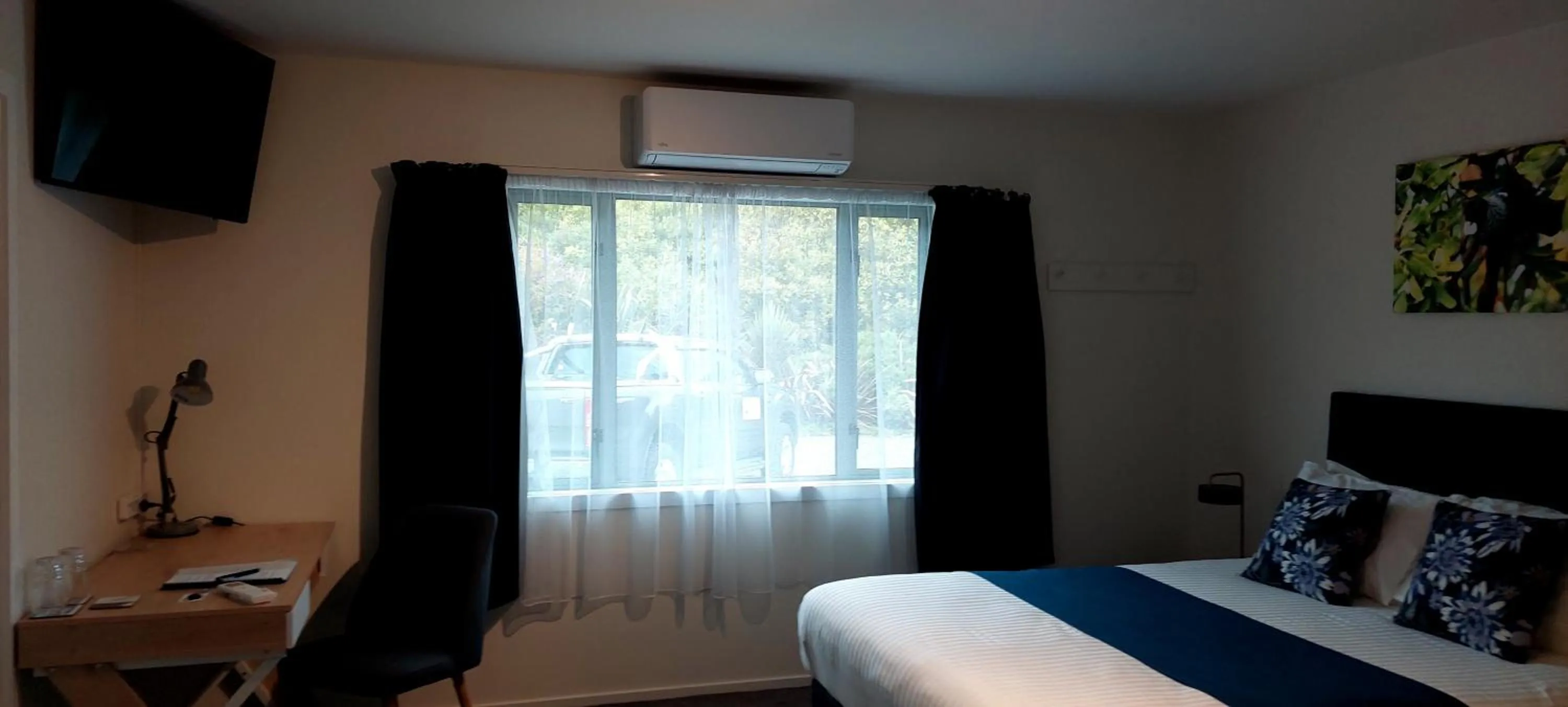 Bed in Awatuna Sunset Lodge