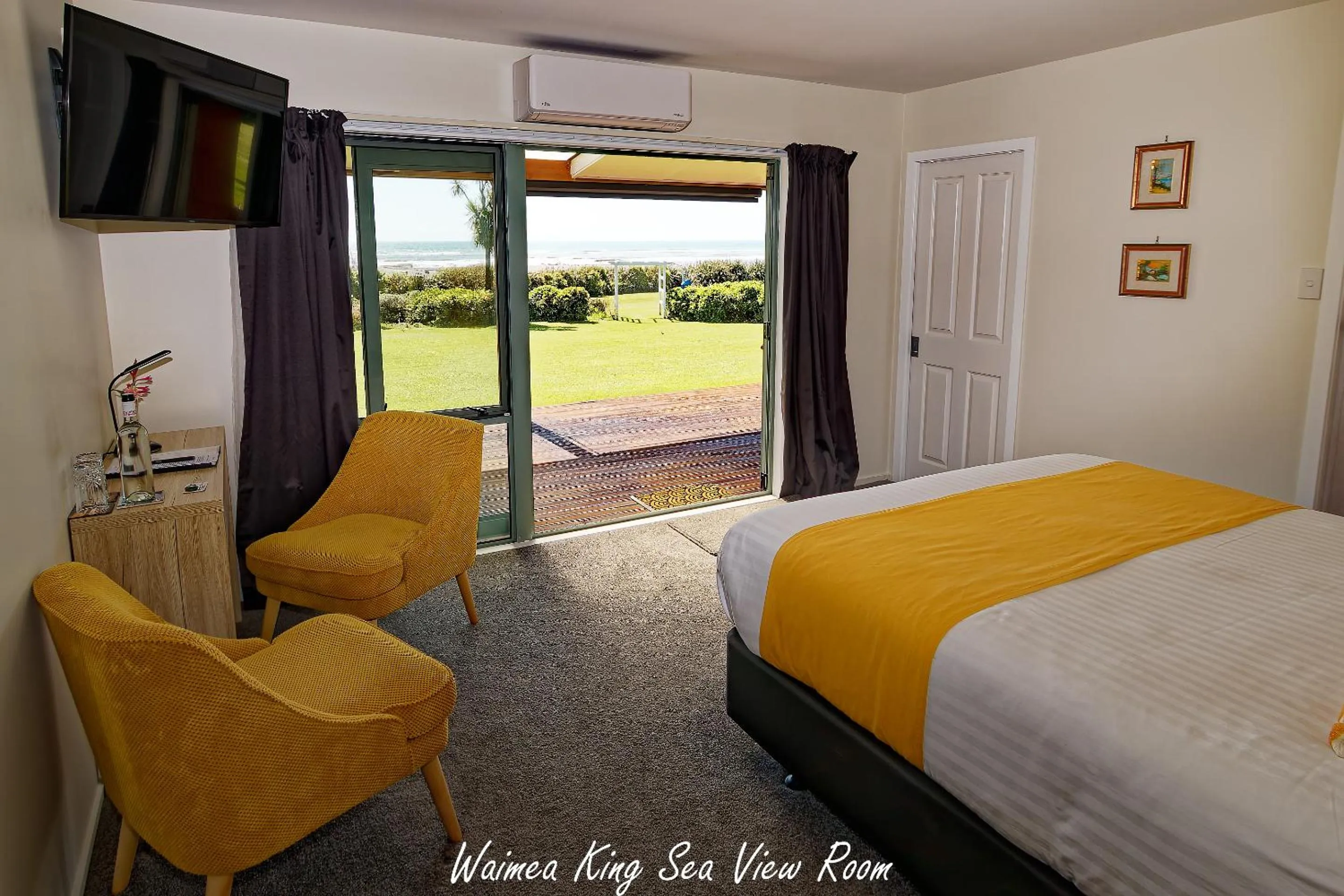 Bedroom, Bed in Awatuna Sunset Lodge