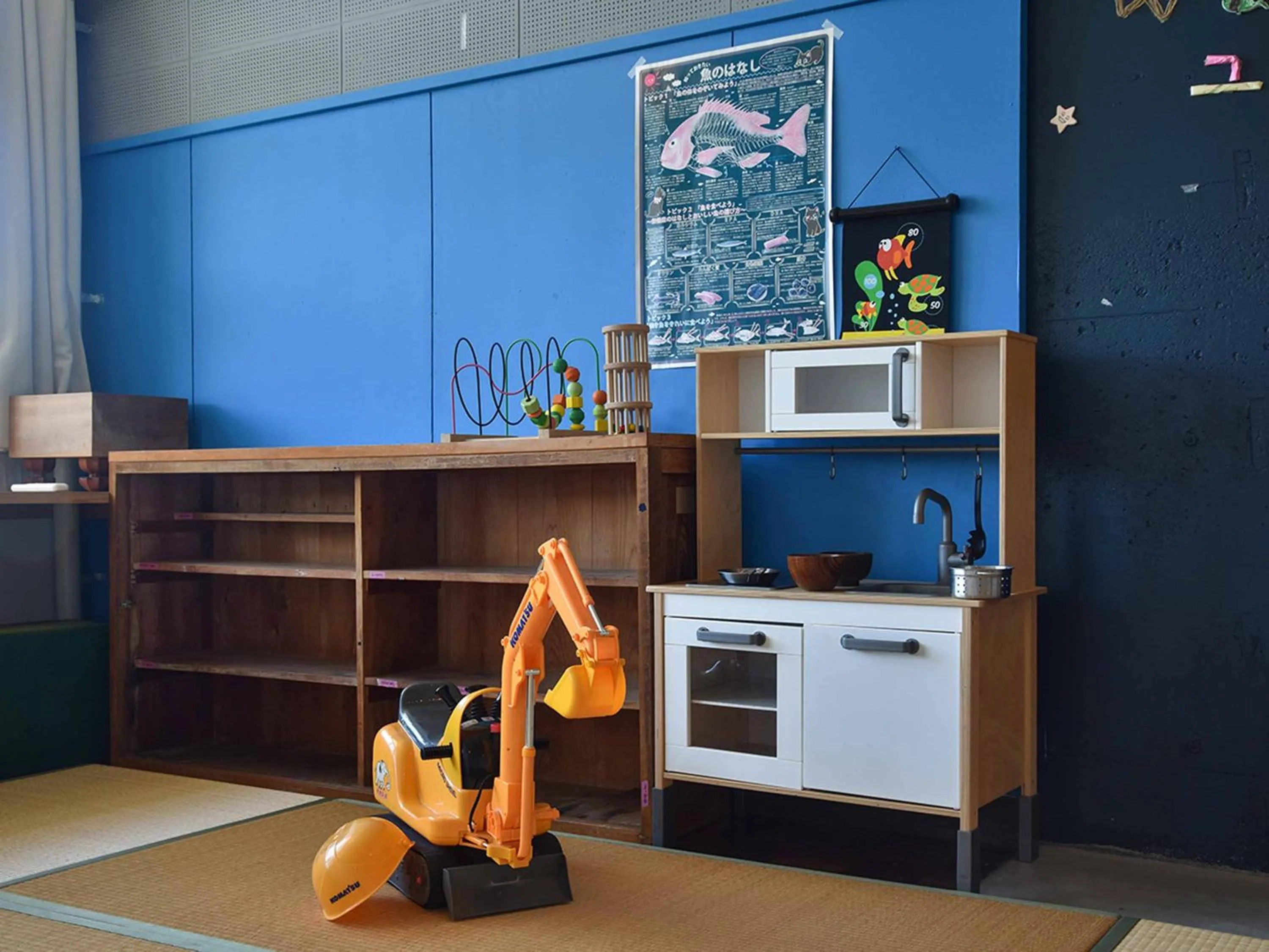 Communal lounge/ TV room in YUKUSA OHSUMI UMI no GAKKO