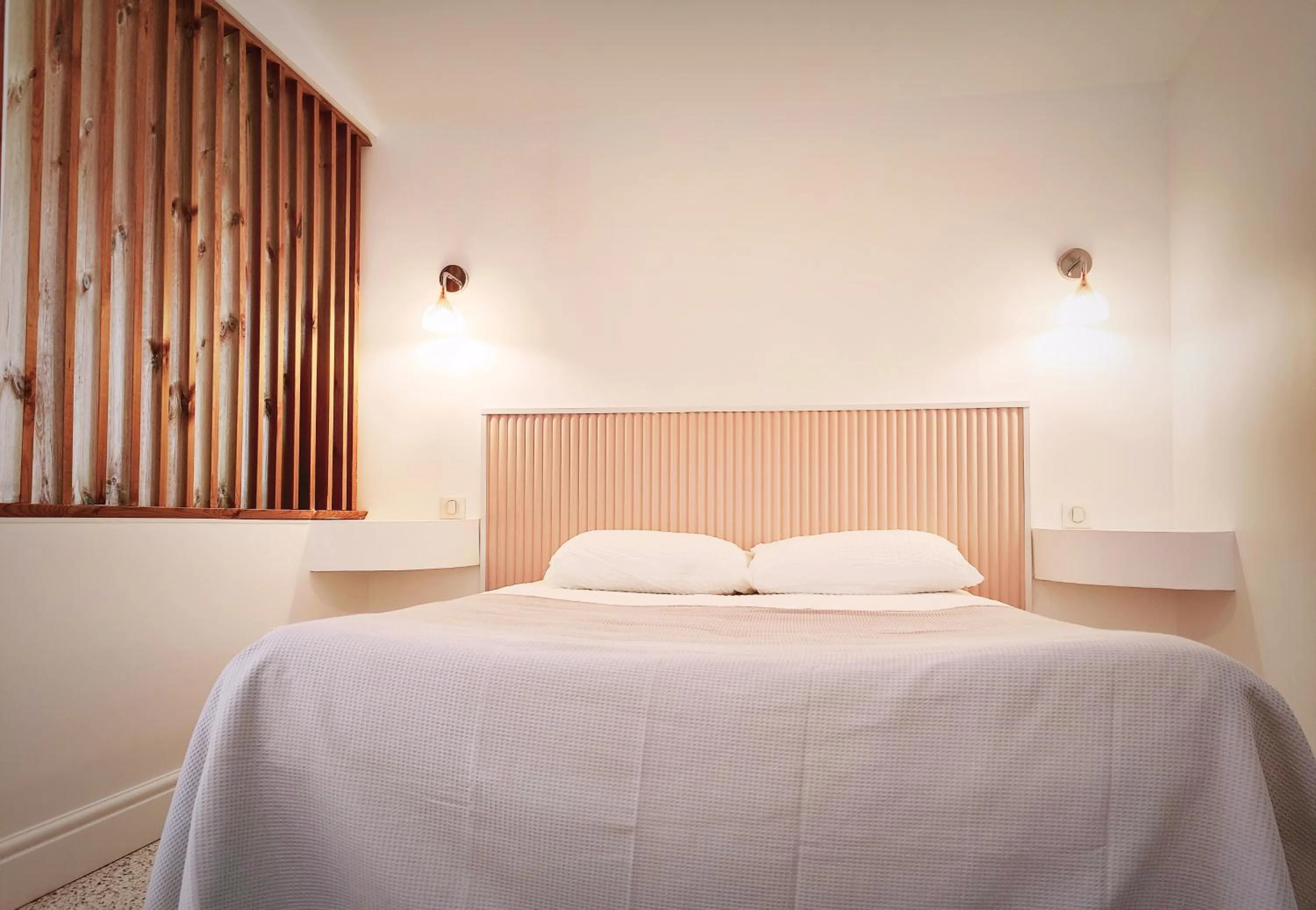 Bedroom, Bed in Sud Hôtel Restaurant