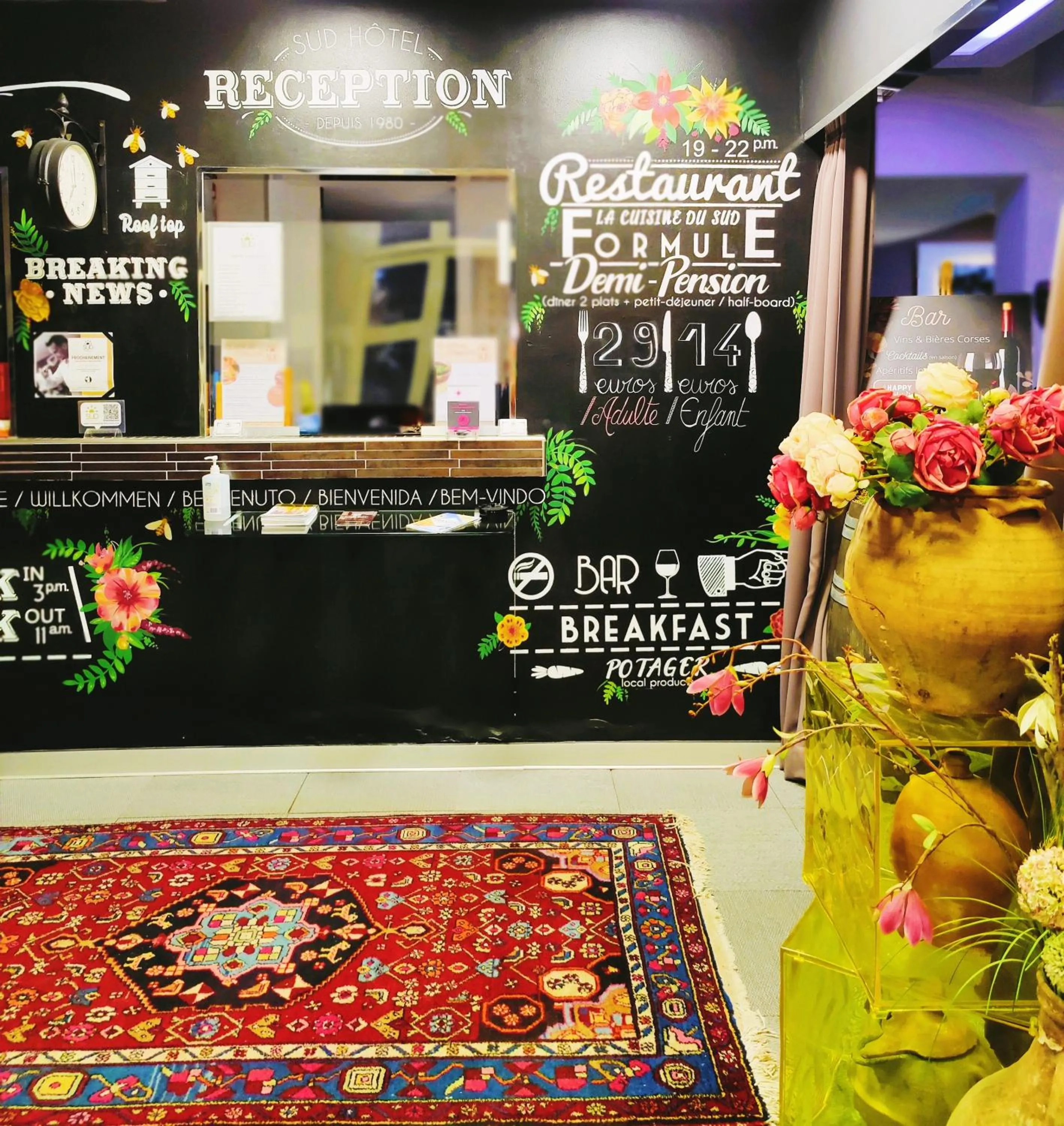 Lobby or reception in Sud Hôtel Restaurant