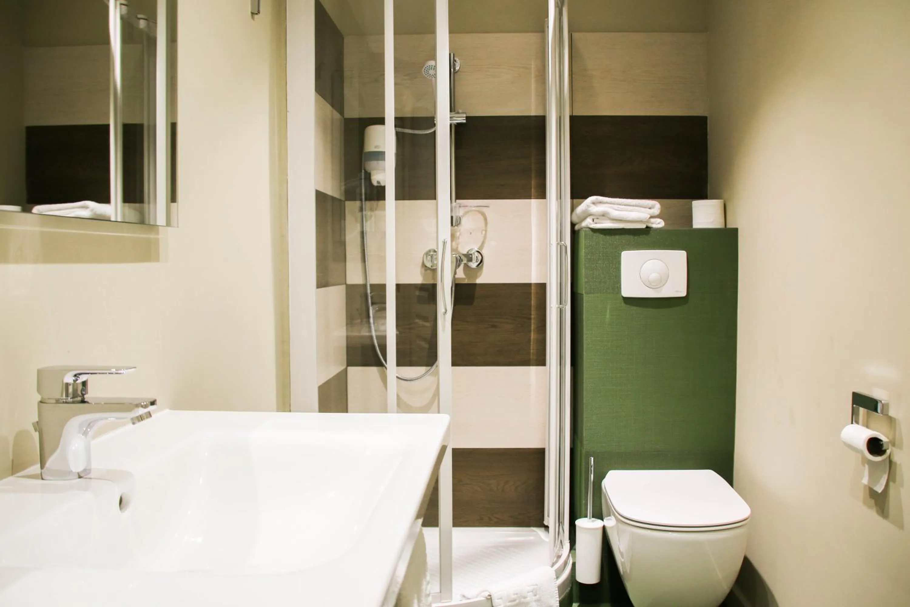 Bathroom in Sud Hôtel Restaurant