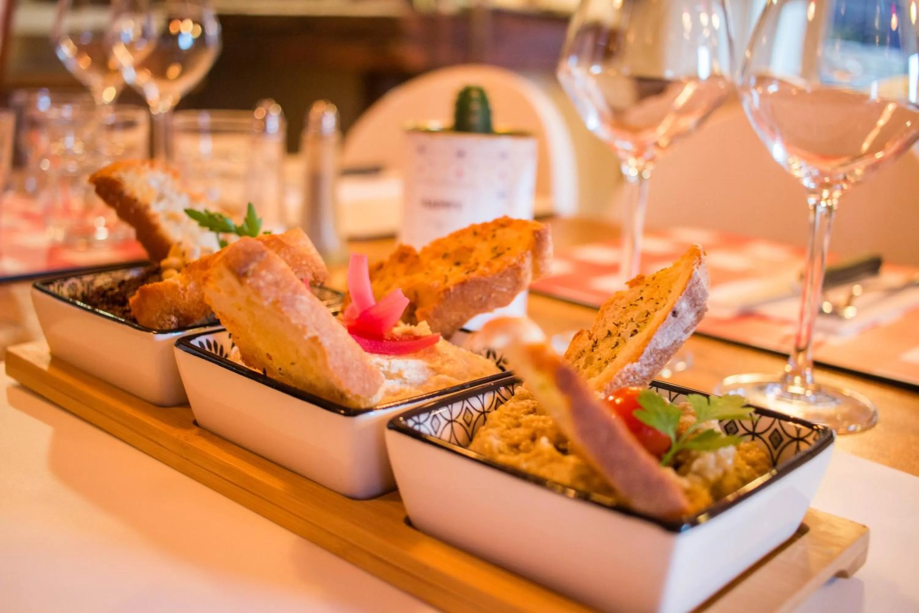 Restaurant/places to eat in Sud Hôtel Restaurant