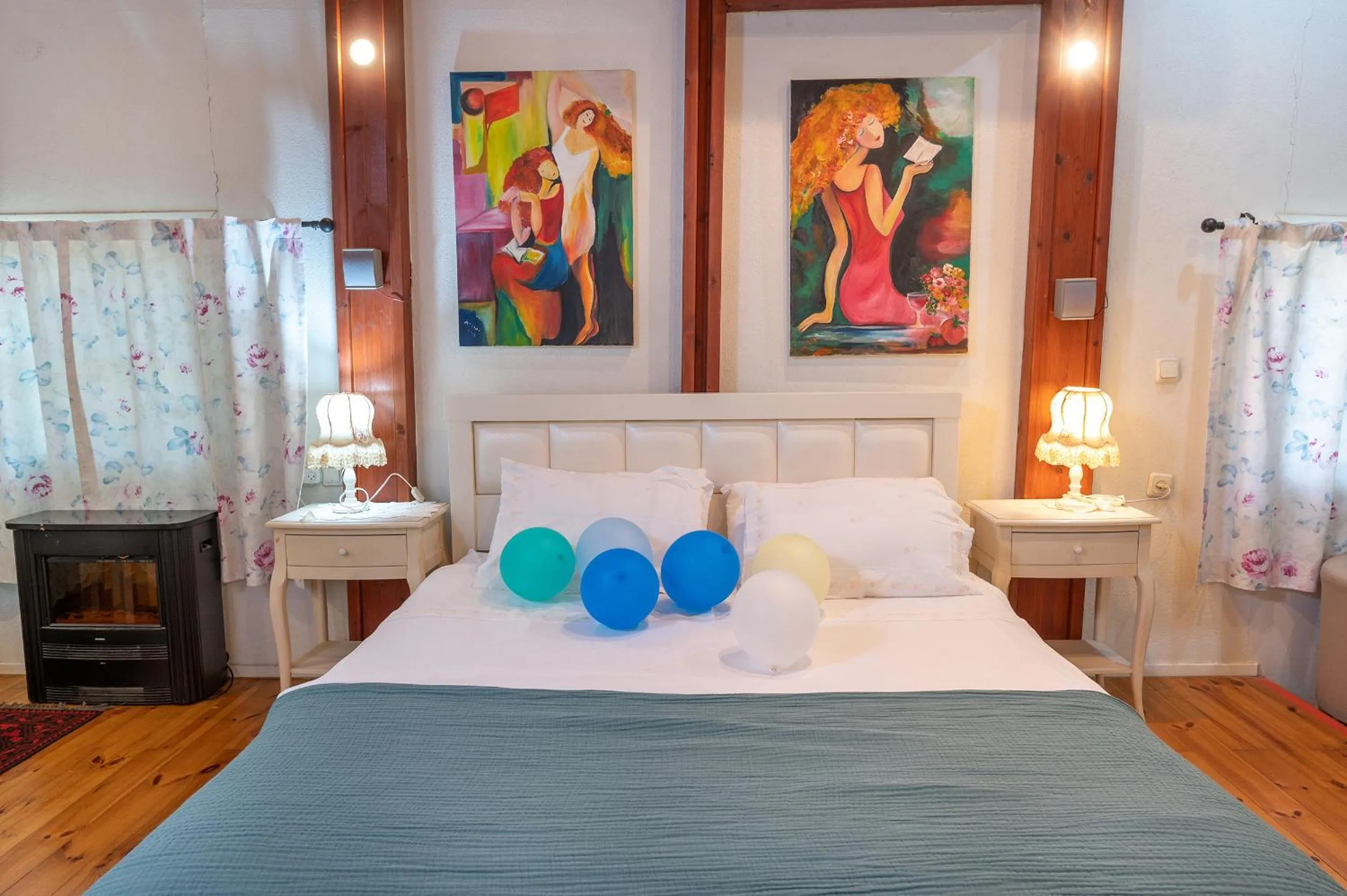 Bed in Marom Romance