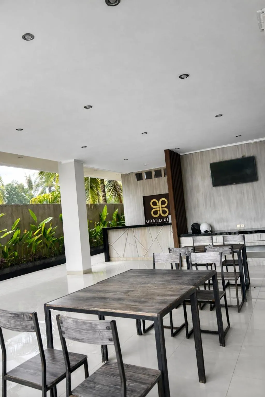 Communal lounge/ TV room in Grand Kuta Hotel Lombok - Pool - 43 inch Google TV - Strong 60Mbps WiFi - New Enhanced Management