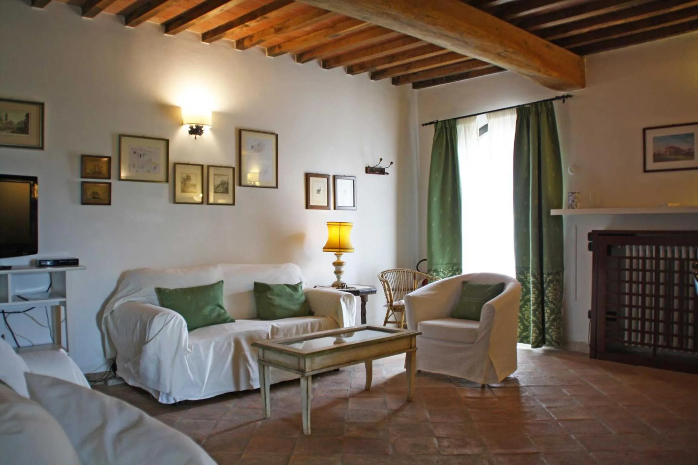 Photo of the whole room in Casale Refoli