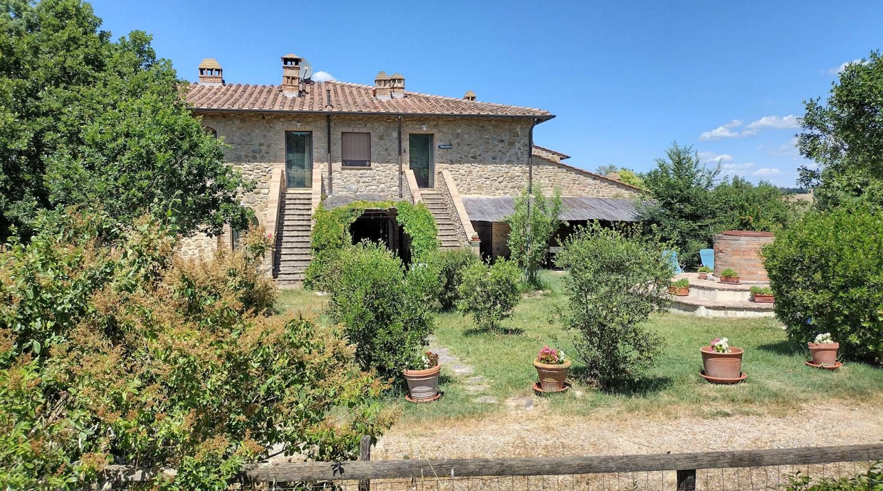 Property building in Casale Refoli