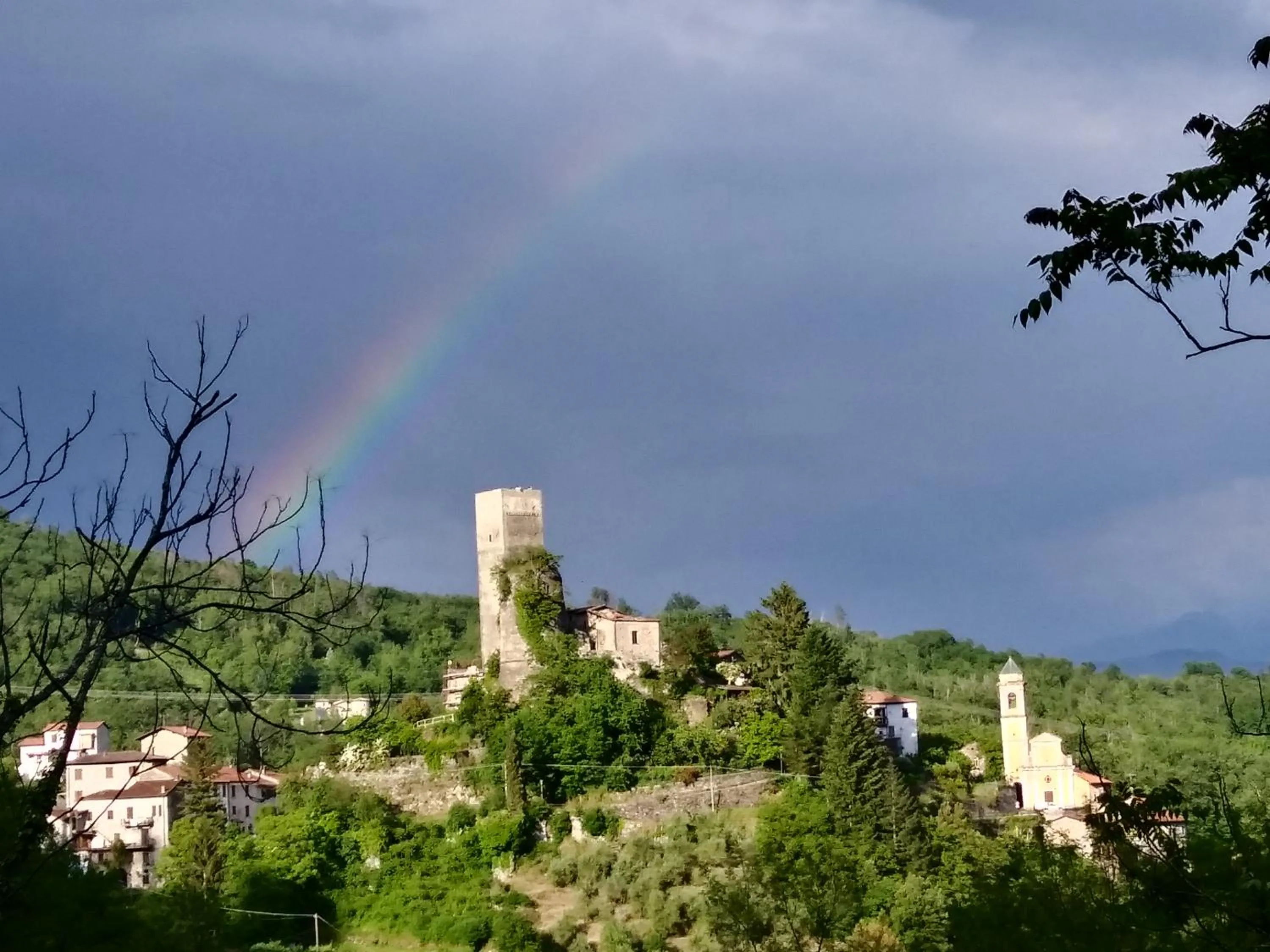 Natural landscape in B&B Il Tempo Del Vento in front of the Castle
