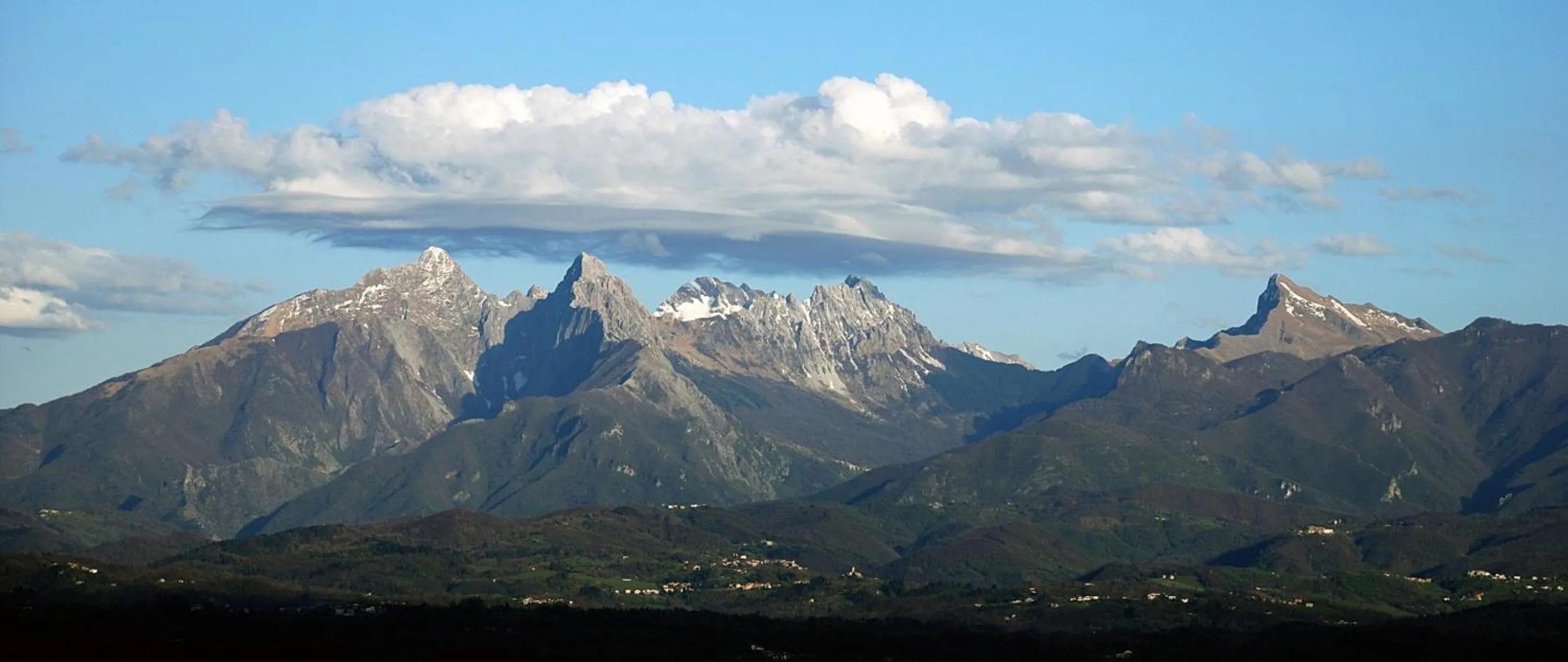 Natural landscape in B&B Il Tempo Del Vento in front of the Castle