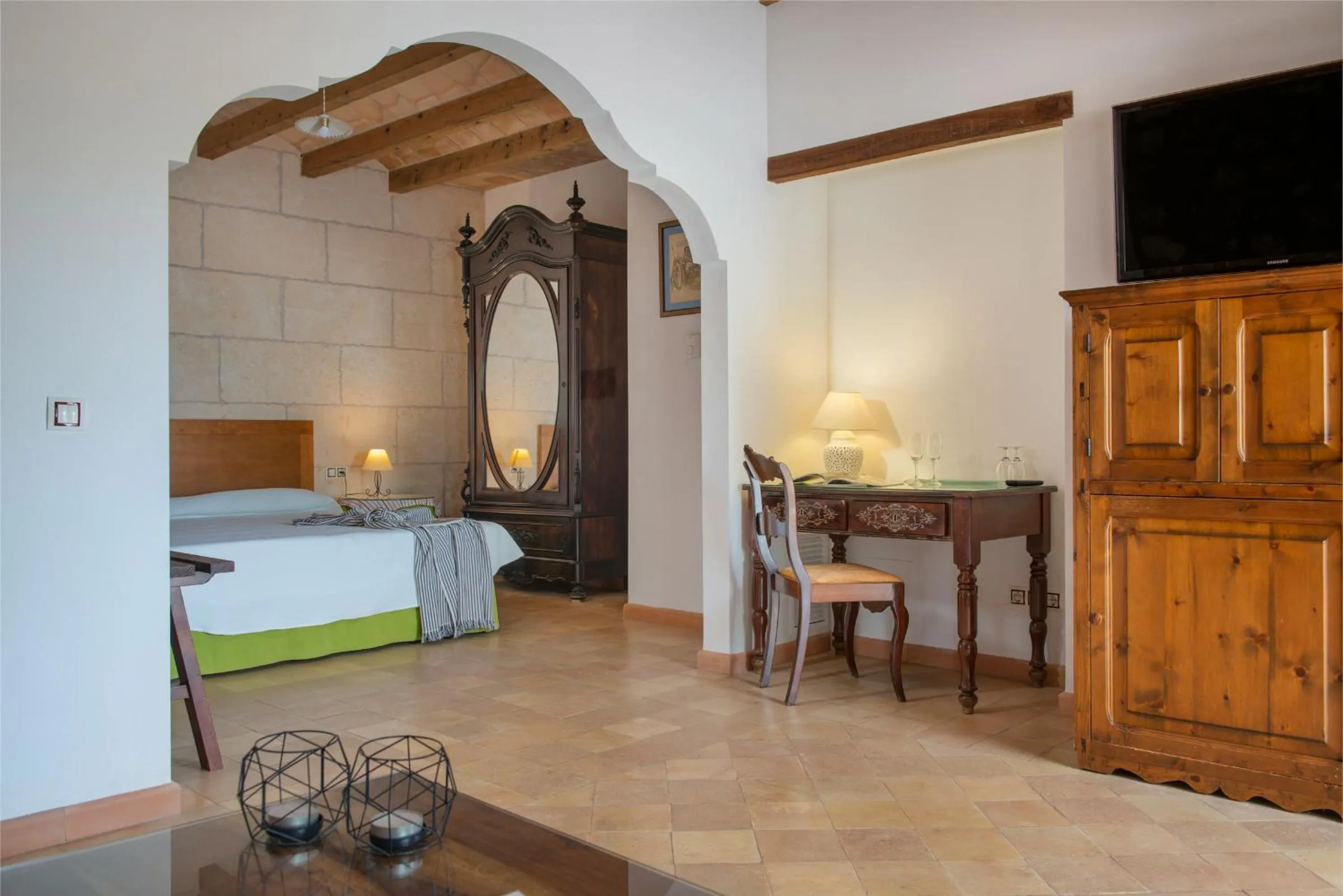 Bed in Finca Hotel Can Canals & Spa